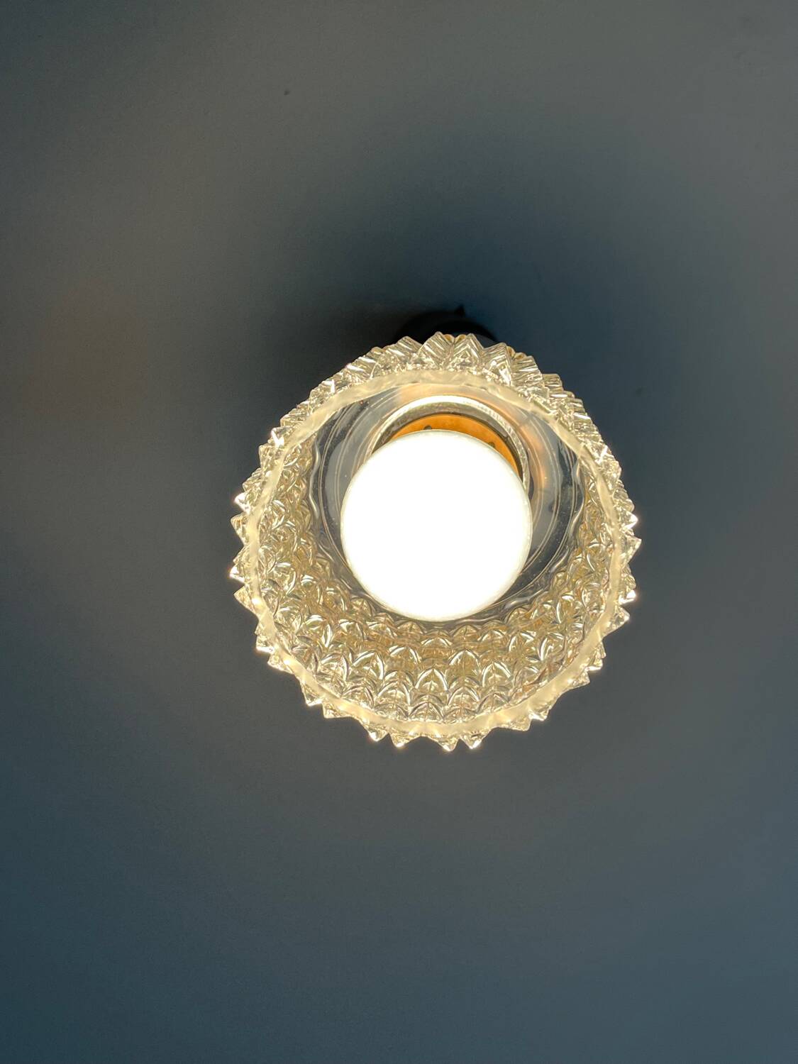 Vintage pendant light in chiseled glass and steel tube from the 70s