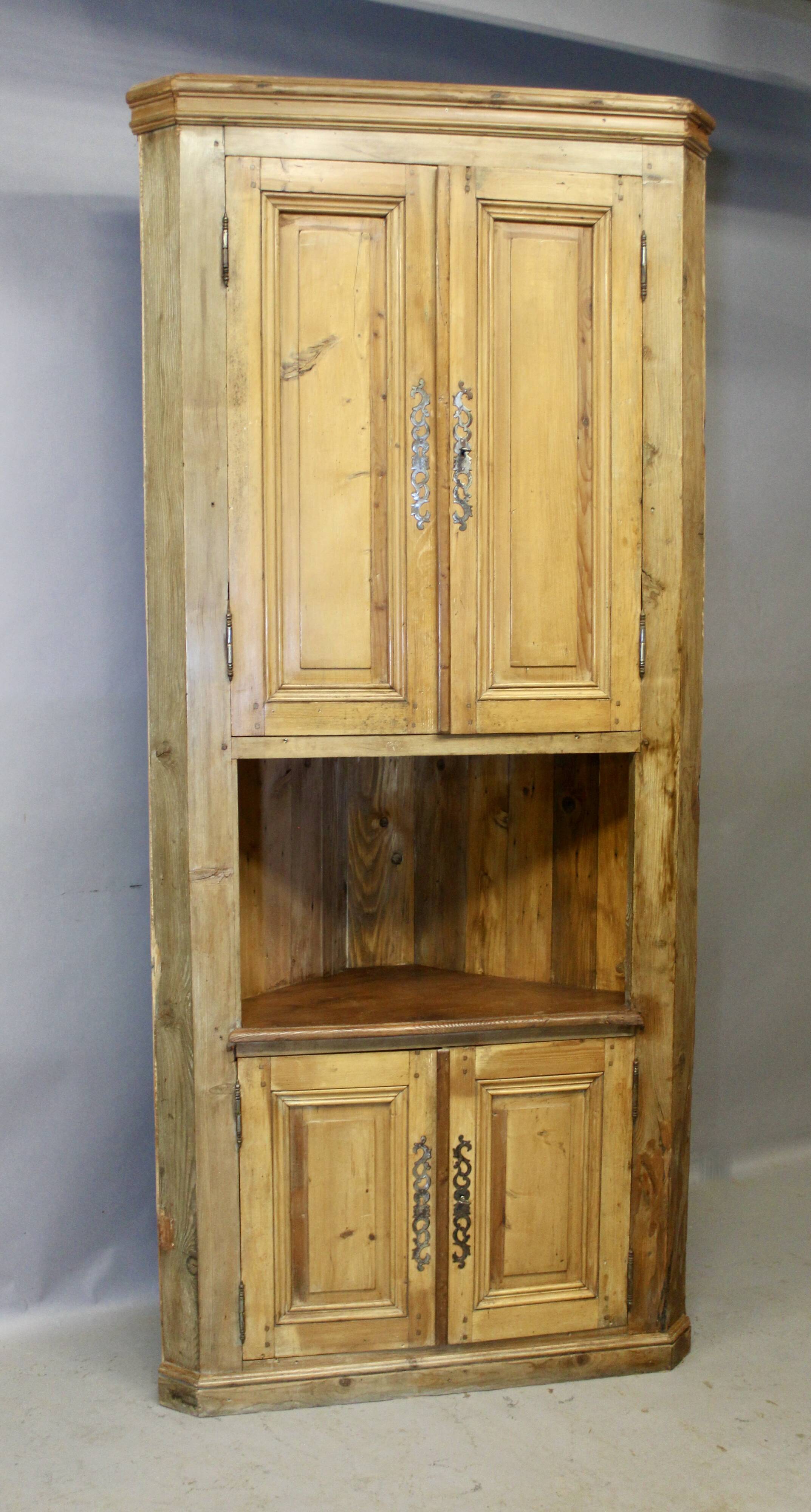 Large corner cabinet with 4 doors