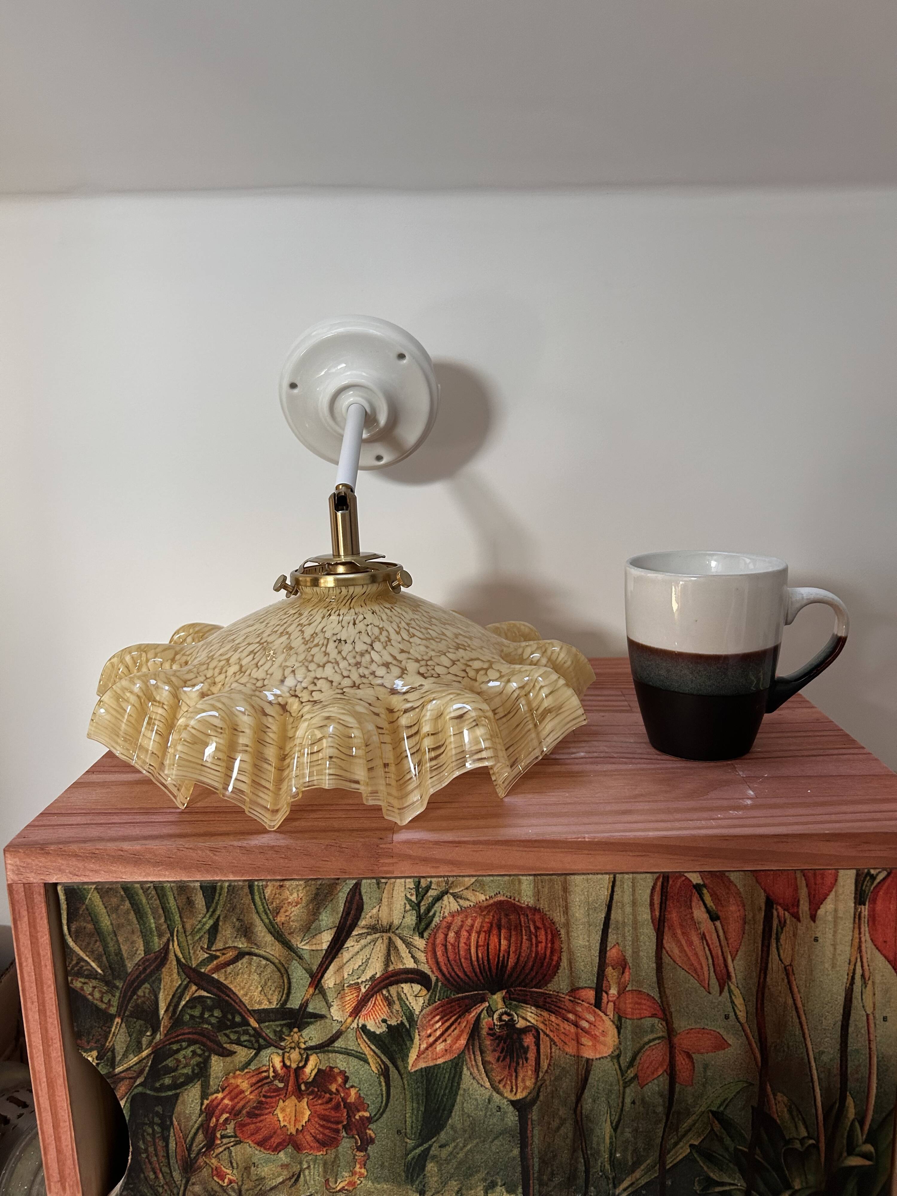 Vintage tilting wall light in gold Clichy glass