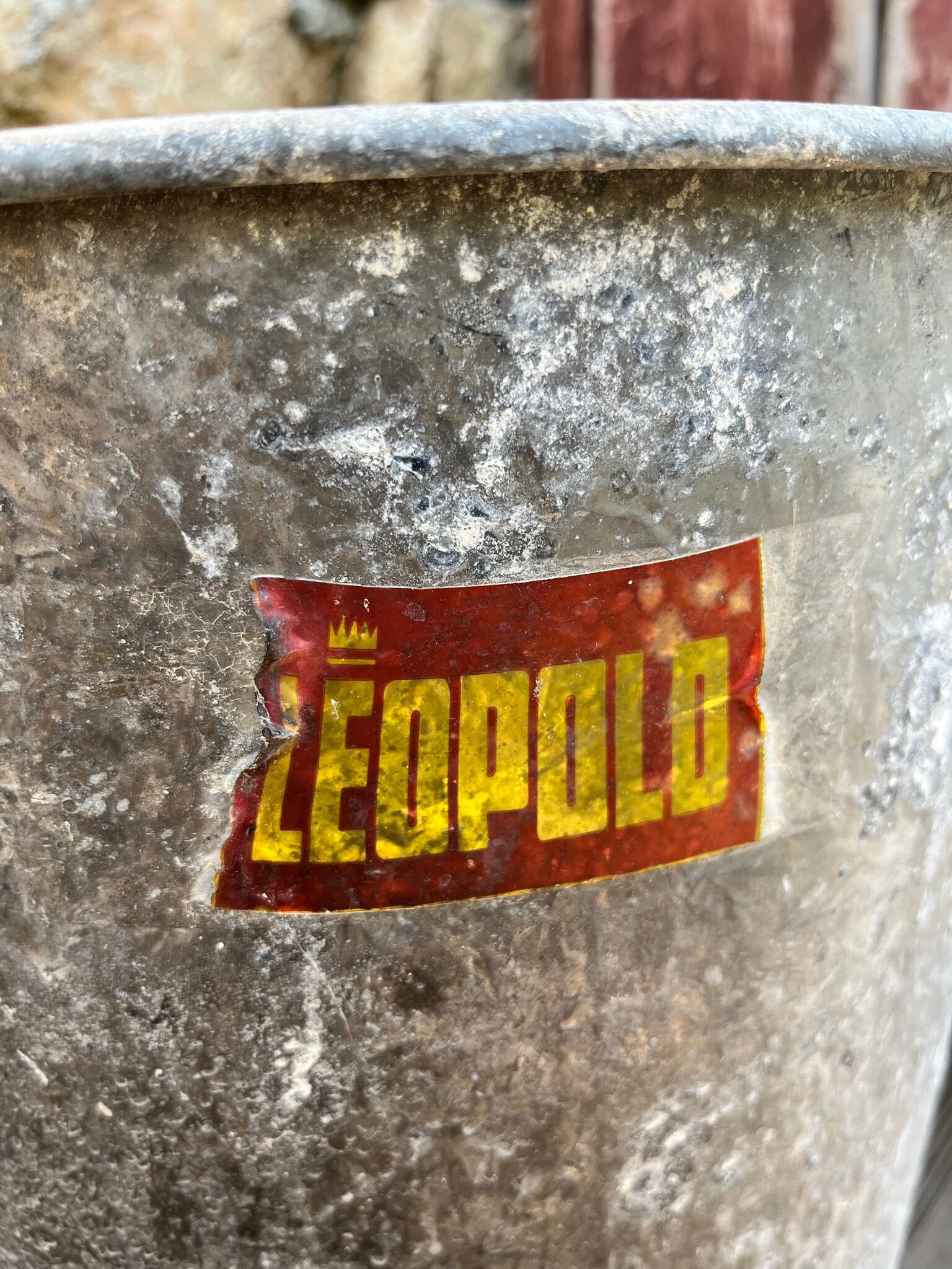 Antique zinc detergent The Leopold Crown