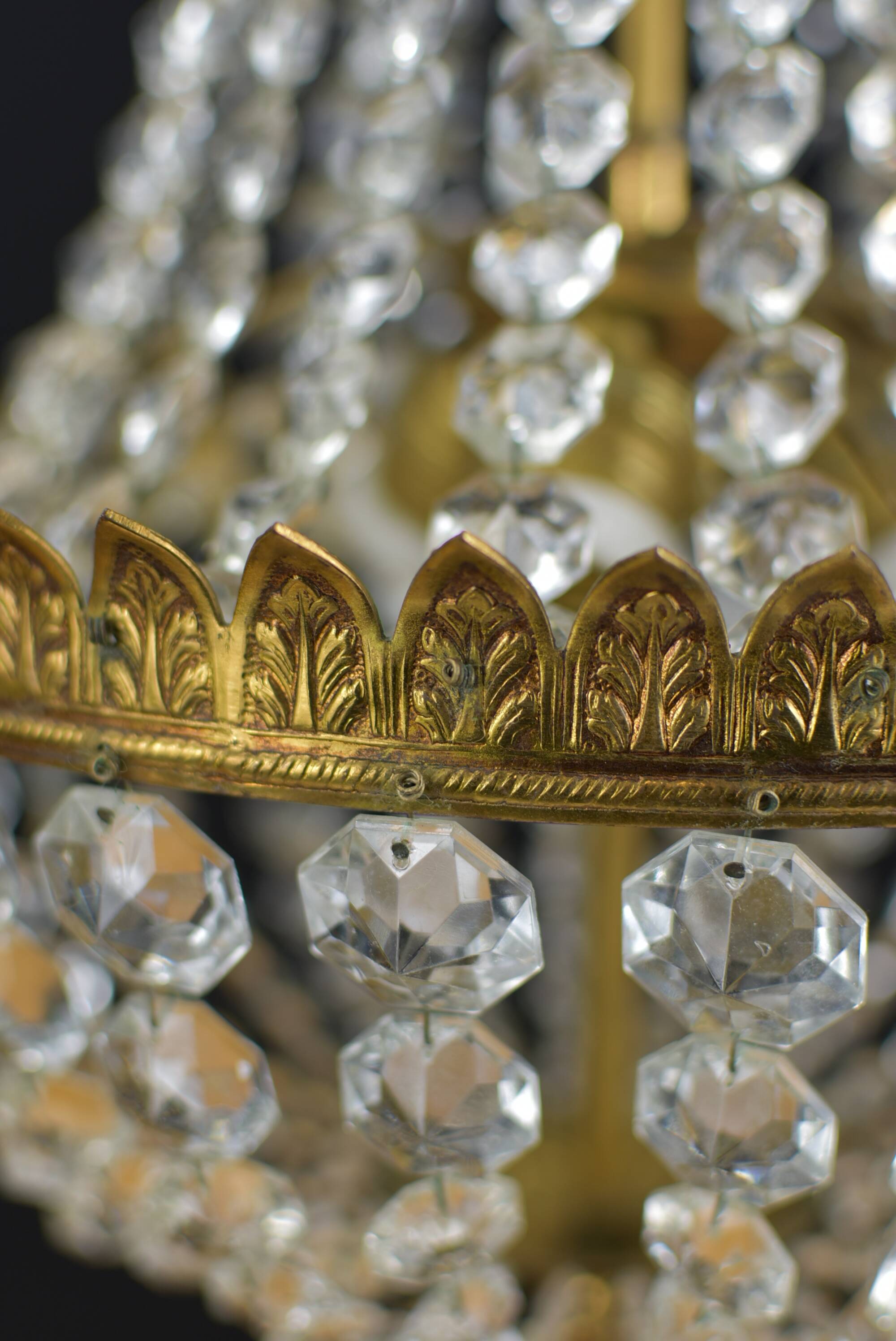 Hot air balloon suspension, tassels