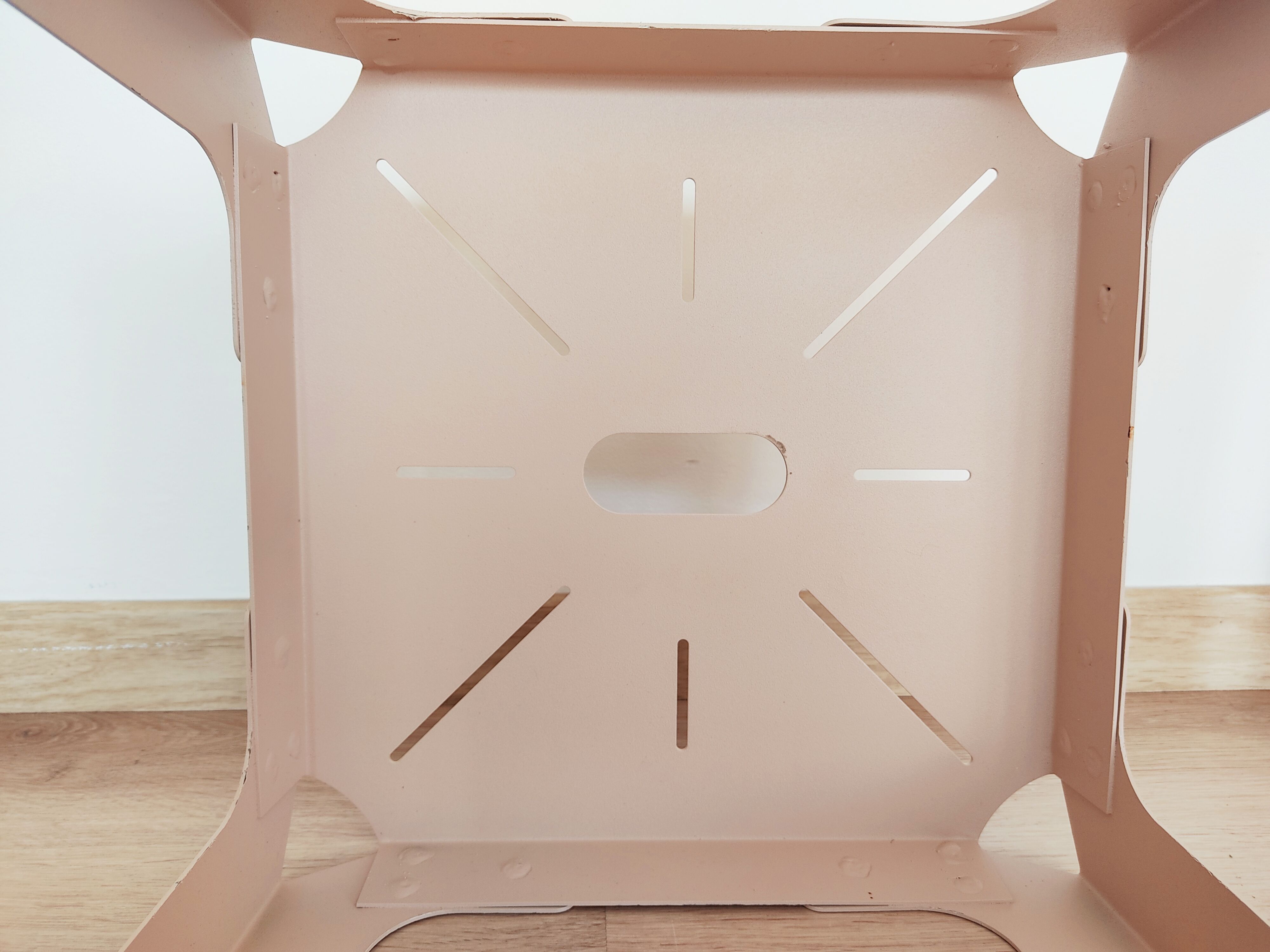 Set de 2 tabourets vintages acier laqué rose pâle