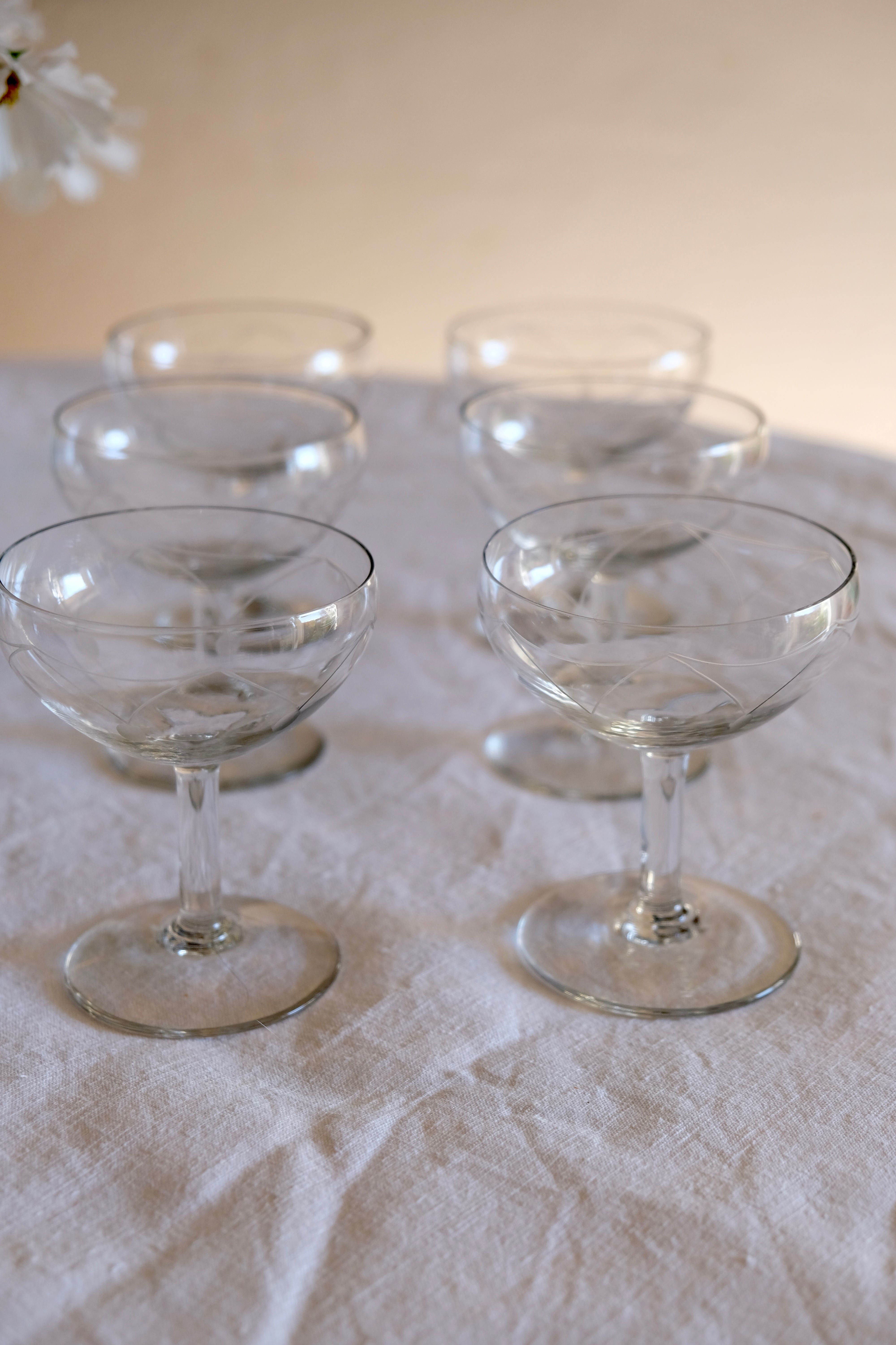6 mouth-blown champagne glasses 50s