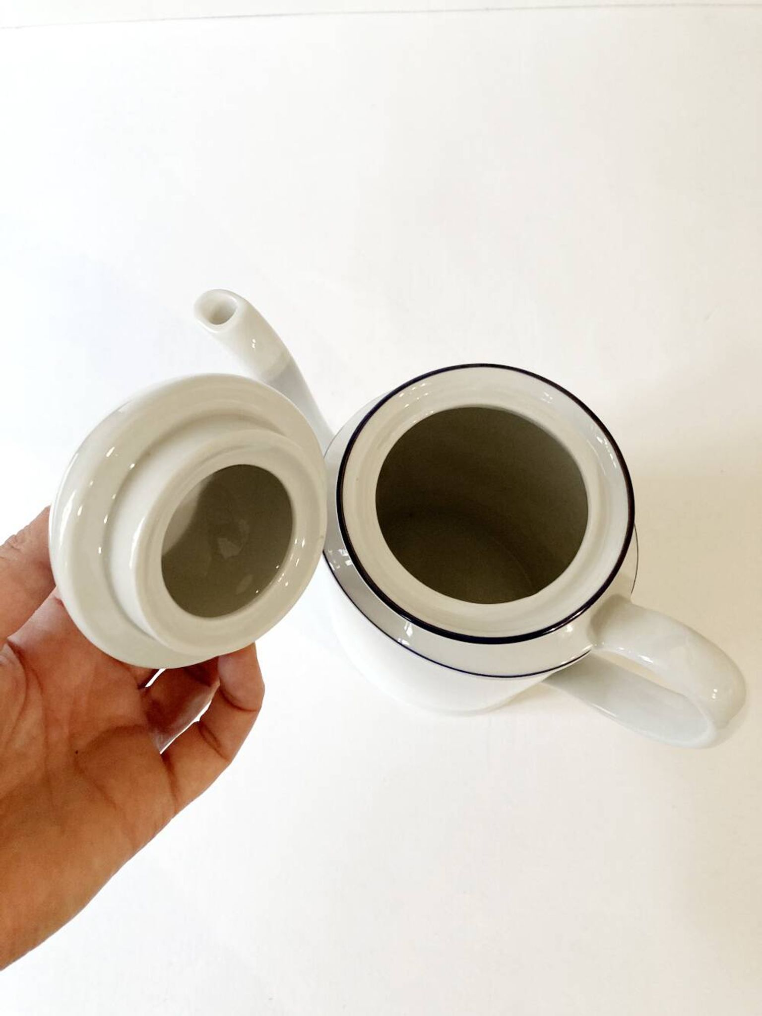 Seltmann Weiden porcelain coffee pot and sugar bowl, W Germany, 1980s
