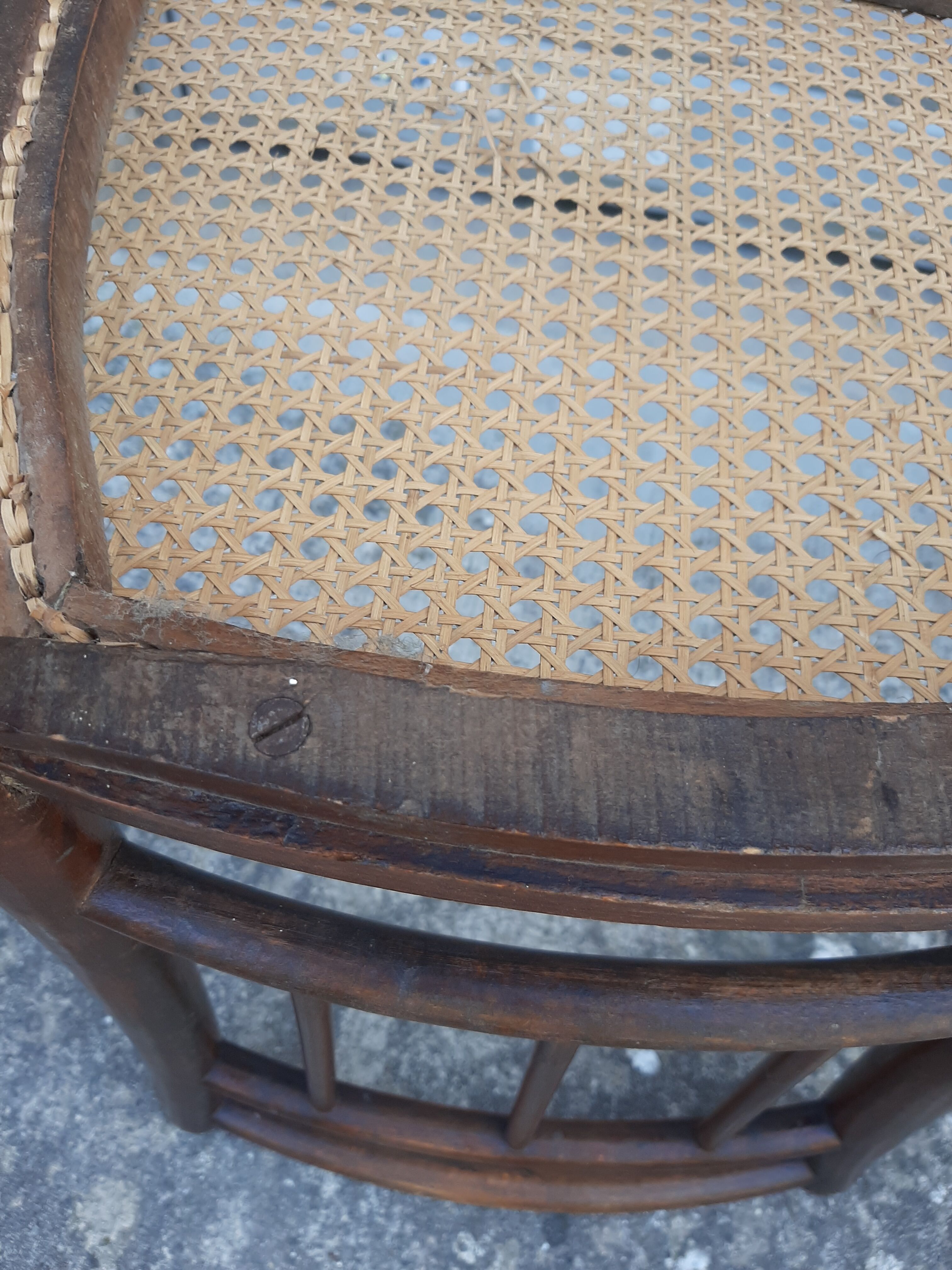 Paire de chaises de bistrot canné