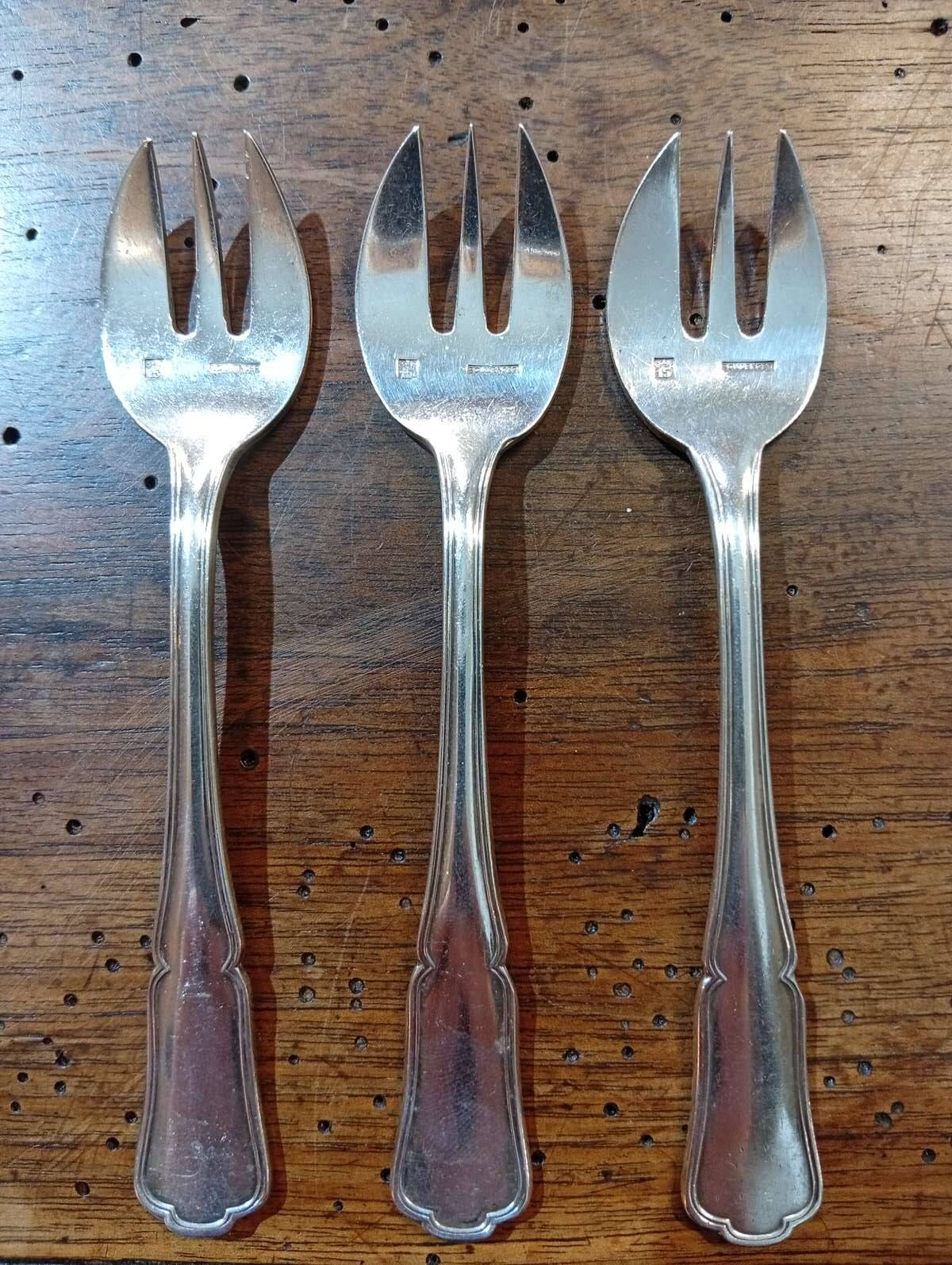 Set of 3 silver-plated oyster forks by Boulenger