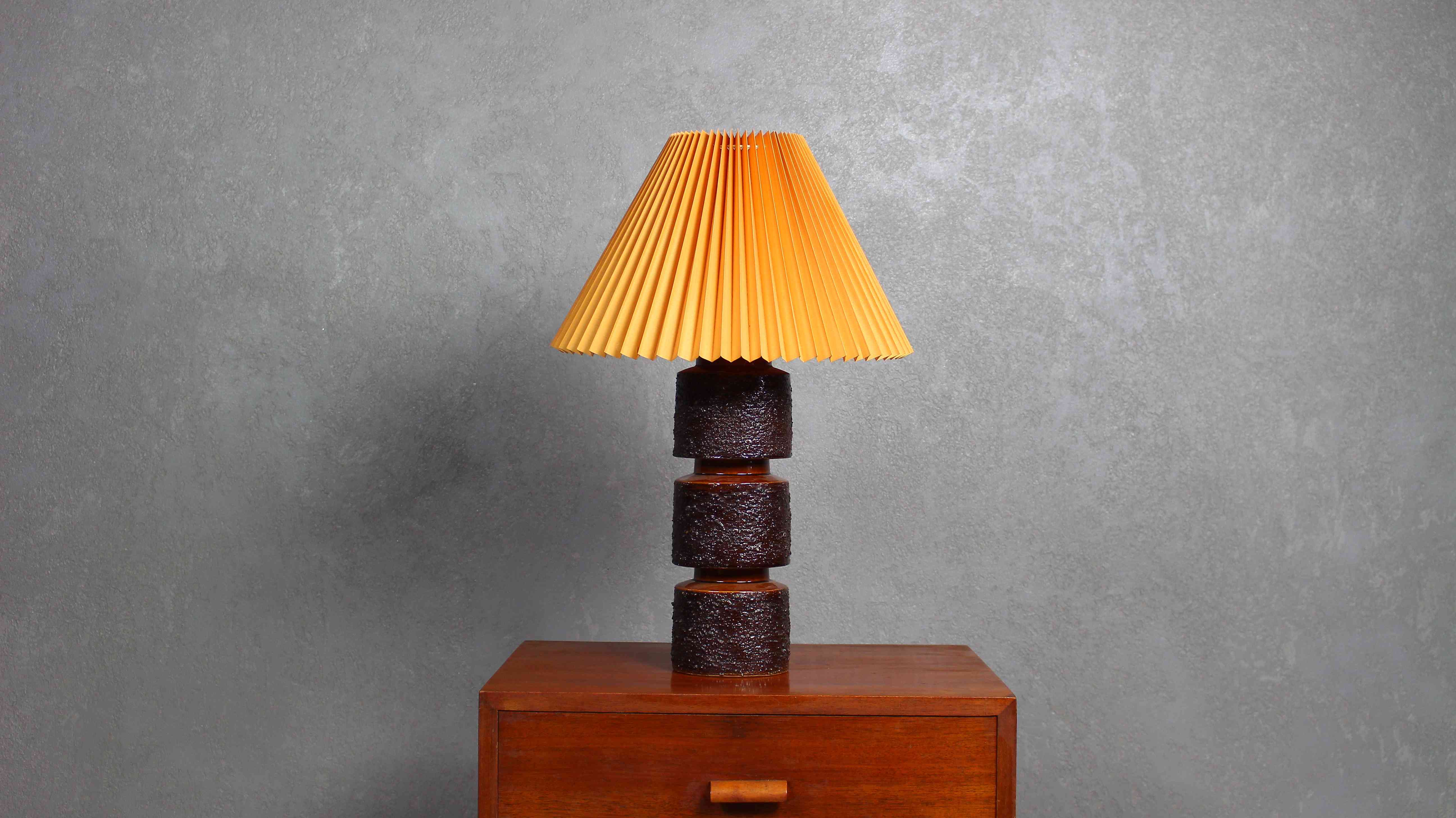 Lampe en céramique brutaliste années 1970