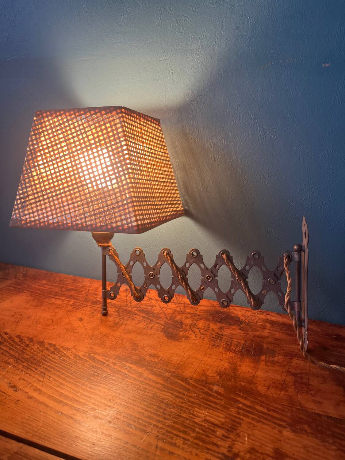 Small metal reading light or accordion lamp