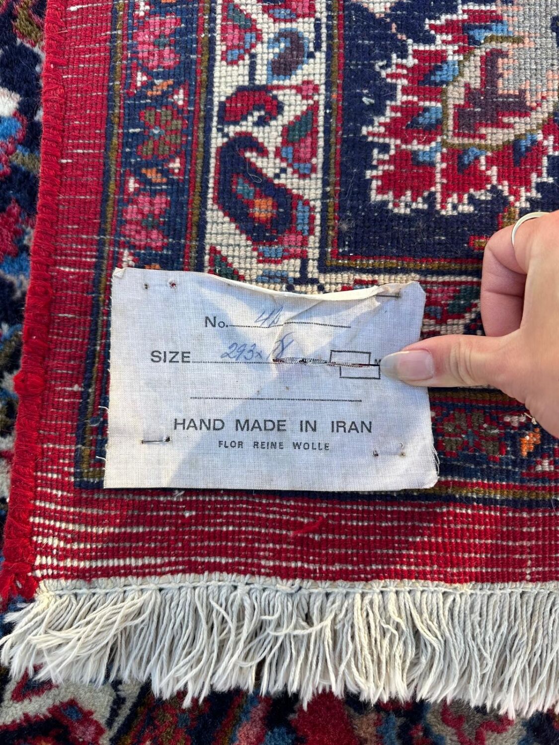 Large Persian carpet 3m x 2m