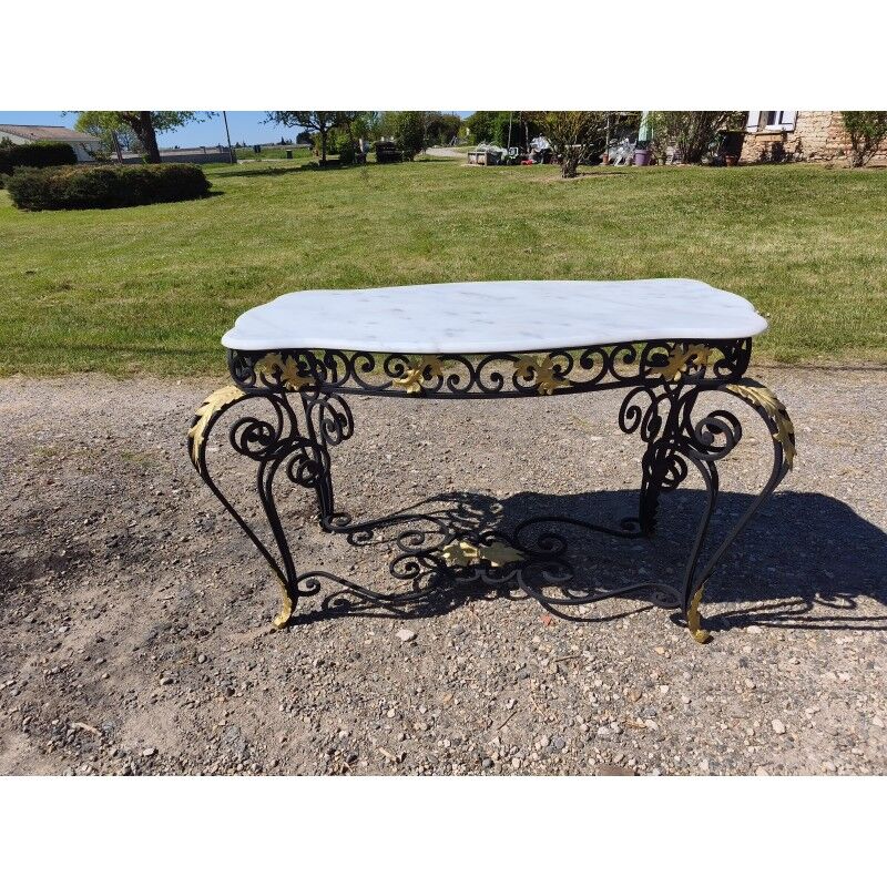 19th-century butcher's table made of wrought iron and twisted.