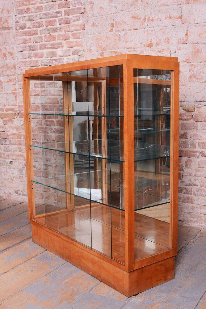 Art Deco Display Cabinets in Maple, Glass, and Mirror, Czech, 1930s, Set of 2
