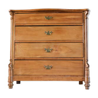 Chest of drawers, made of walnut