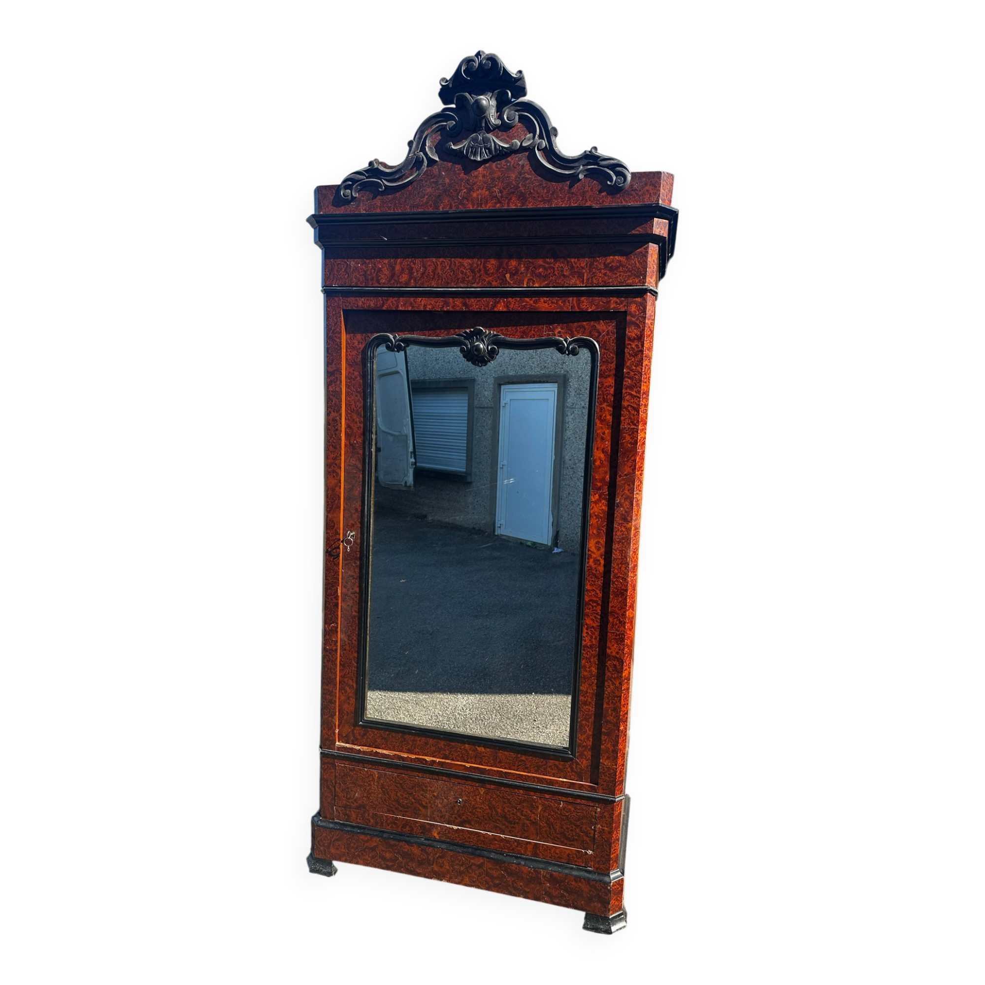 Armoire à glace Napoléon III en placage de loupe