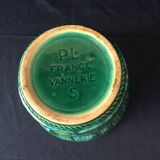Cache-pot vintage en barbotine poët-laval modèle vannerie vert et touches de couleurs