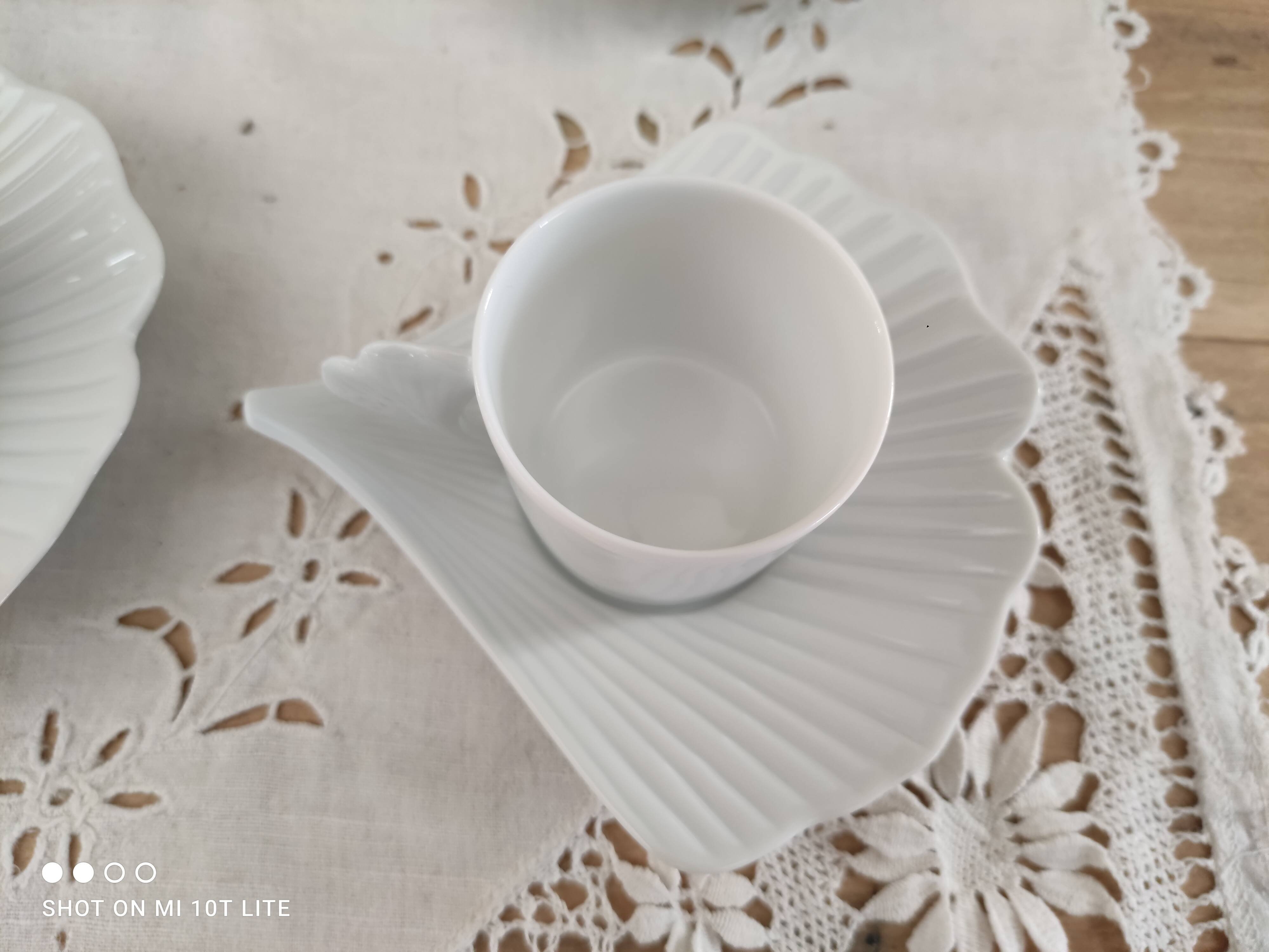 Set of 8 espresso coffee cups and white Limoges porcelain sub-cups scallops