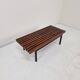 Banc en bois à lattes italien / table basse, 20e siècle