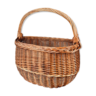 Old wicker basket with handle