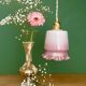 Suspension globe vintage en opaline blanche et rose