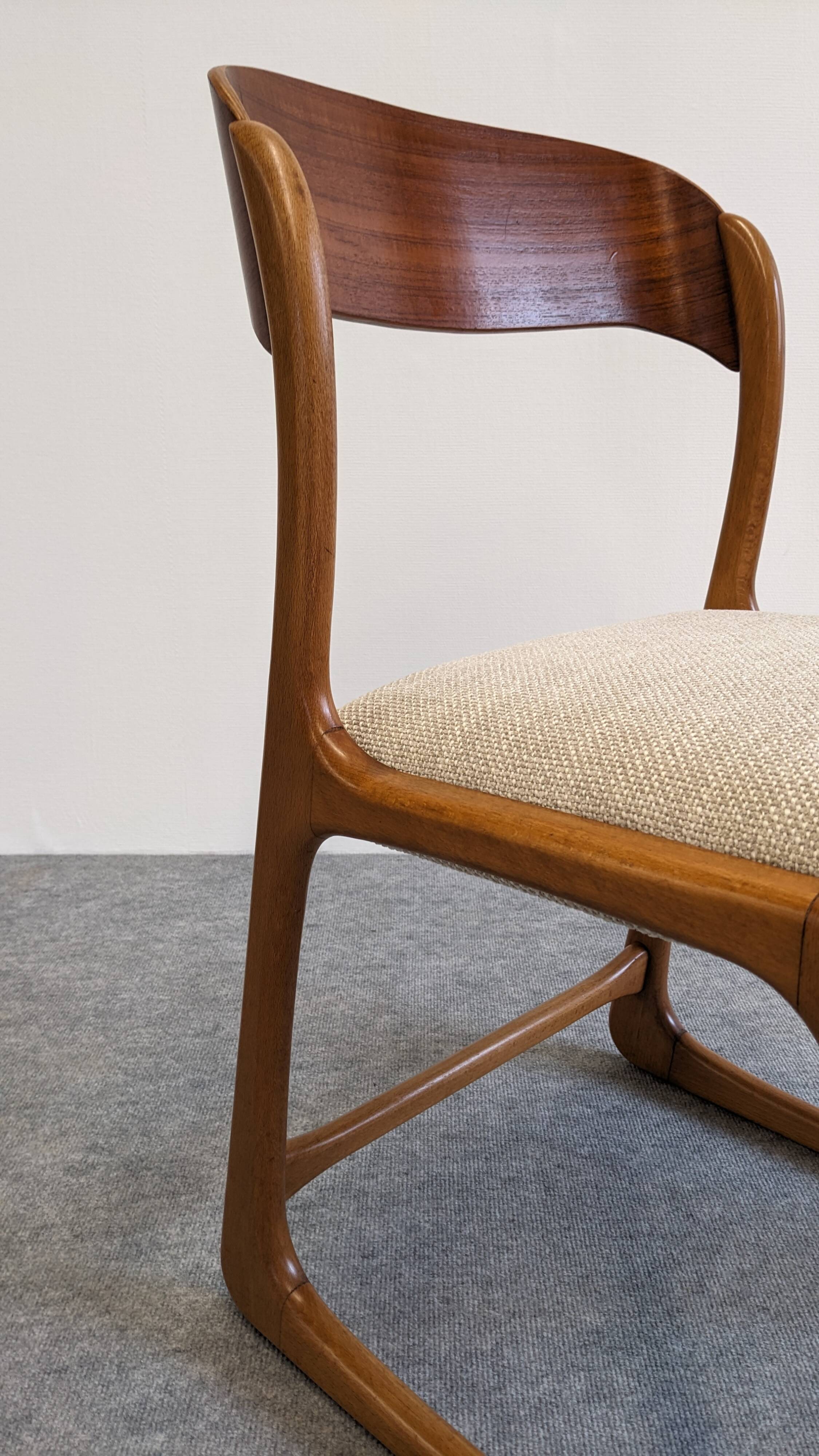Series of 6 Baumann sled chairs from the 60s/70s