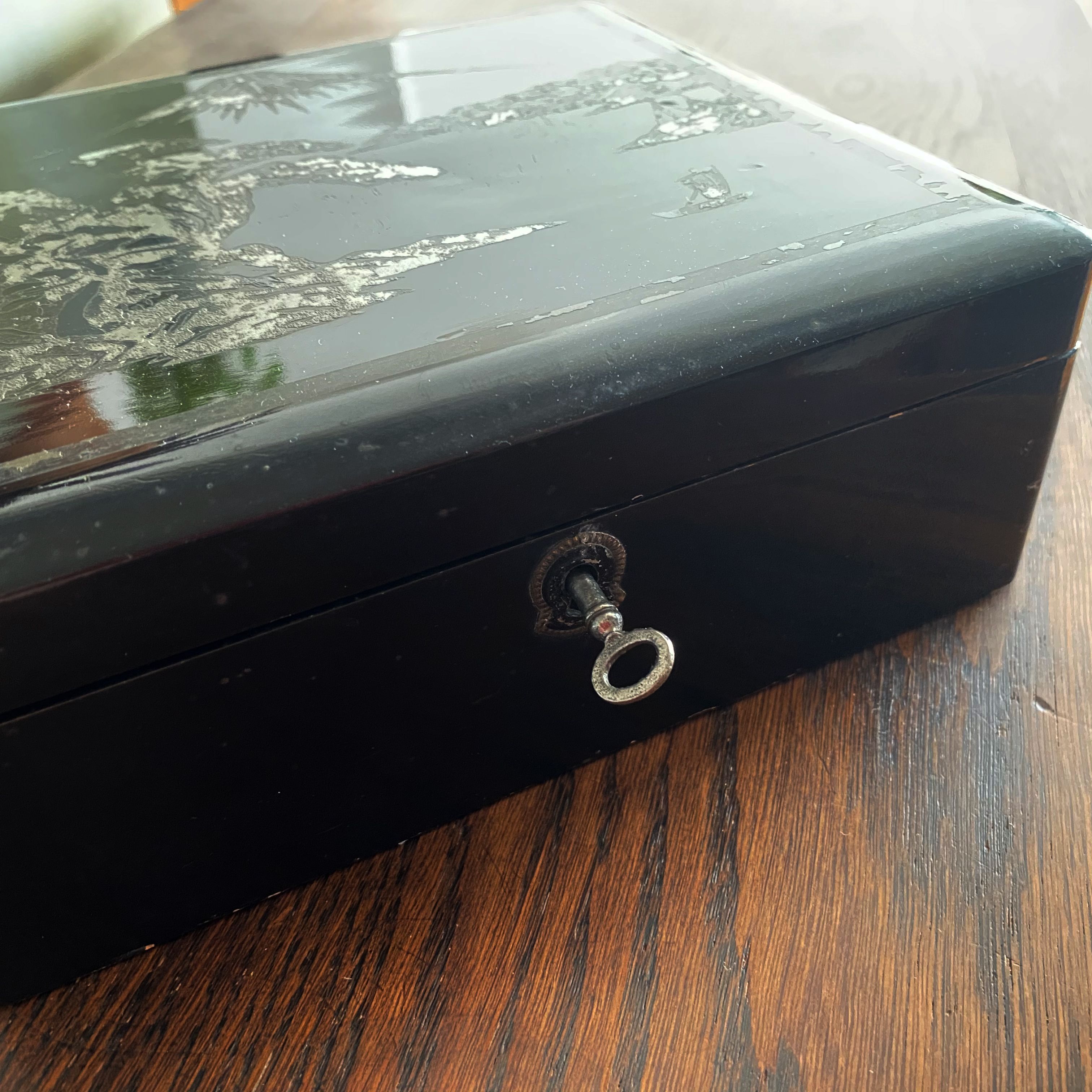 Game of dominoes and its Japanese laqué wooden box "1900"