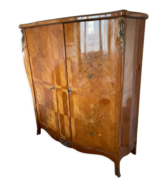 Armoire en marqueterie