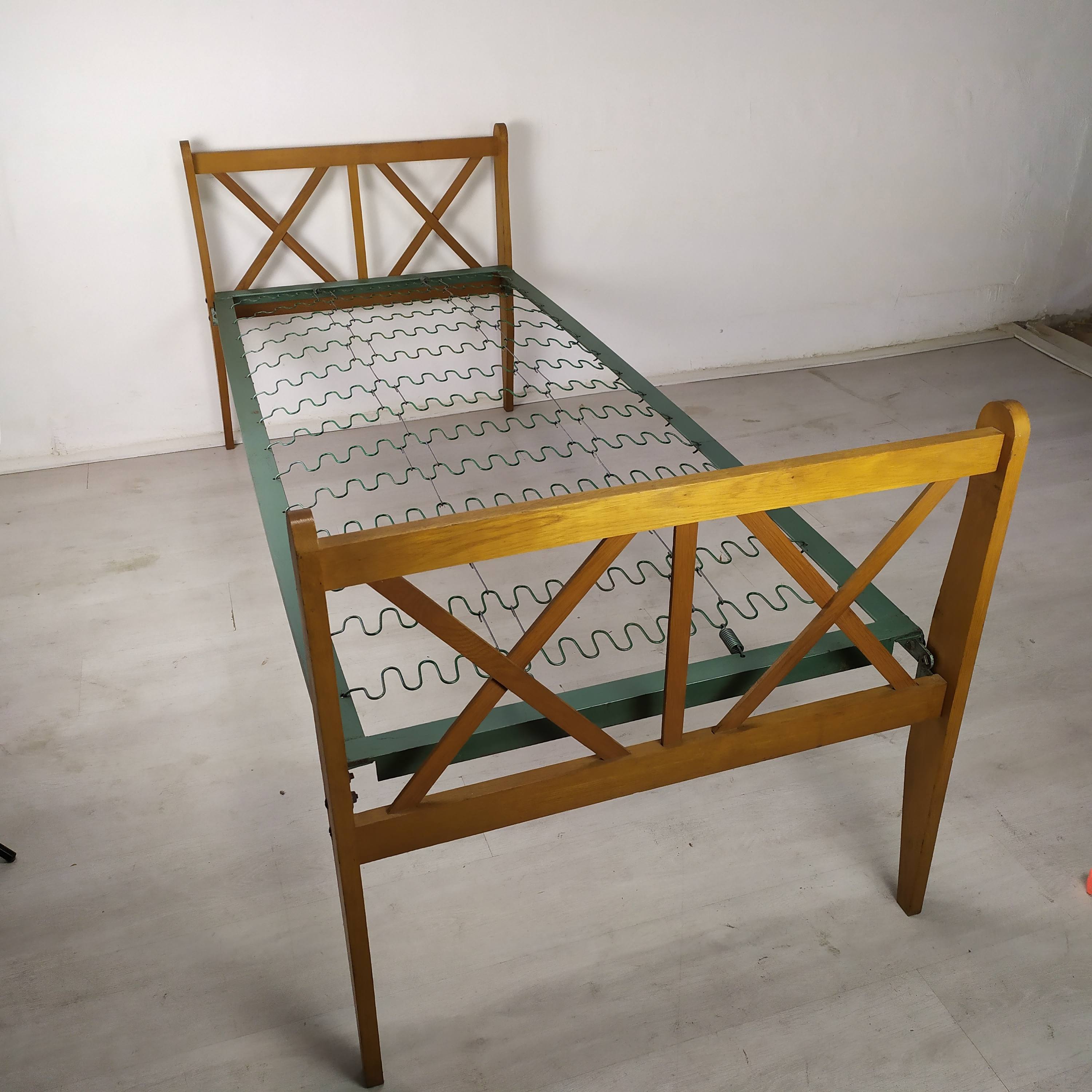 Vintage bed 80 by 190