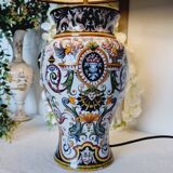 Table lamp in fine earthenware, 1950, in Renaissance style.