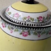 Sugar bowl and milk jug in porcelain