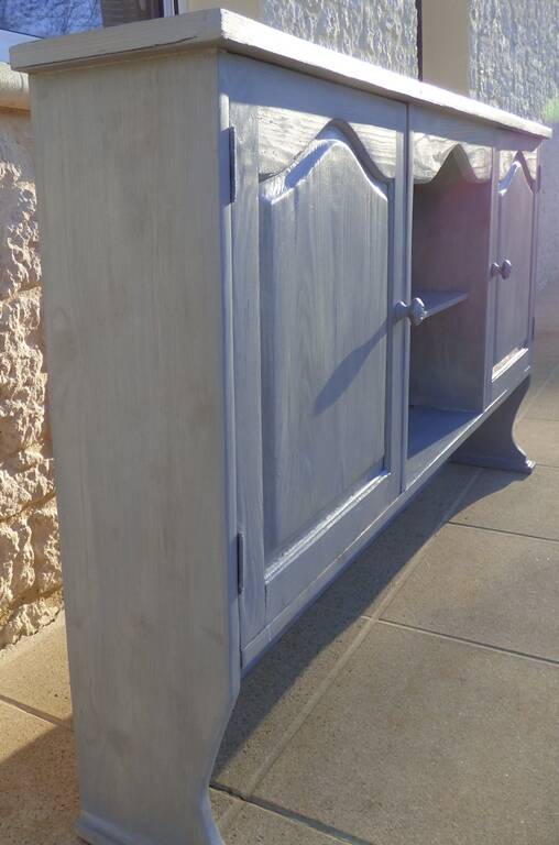 Two-door wall unit with niche in solid wood in grey limed finish