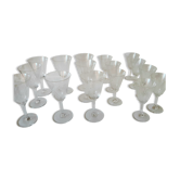 Set of 16 wine glasses