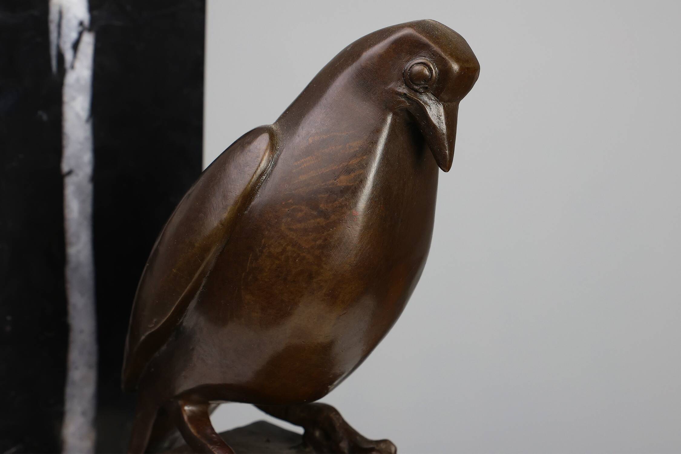 Faucon crécerelle en bronze par François Pompon, France vers 1930