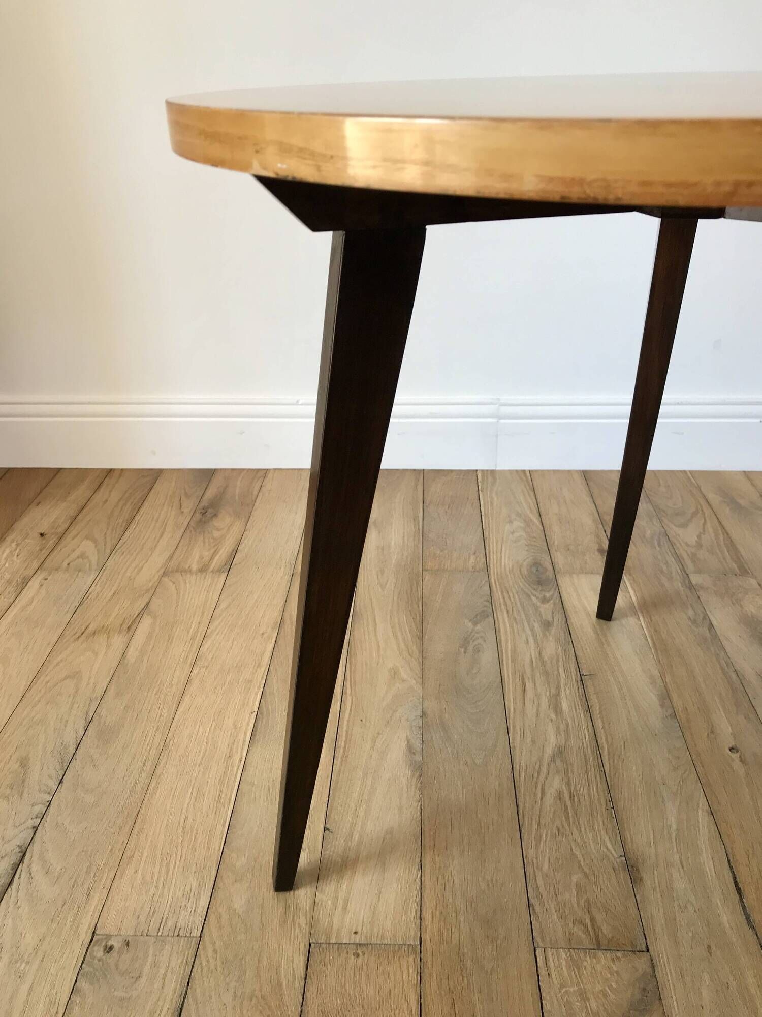 Tripod coffee table in wood and two-tone marquetry Scandinavian design 50s-60s