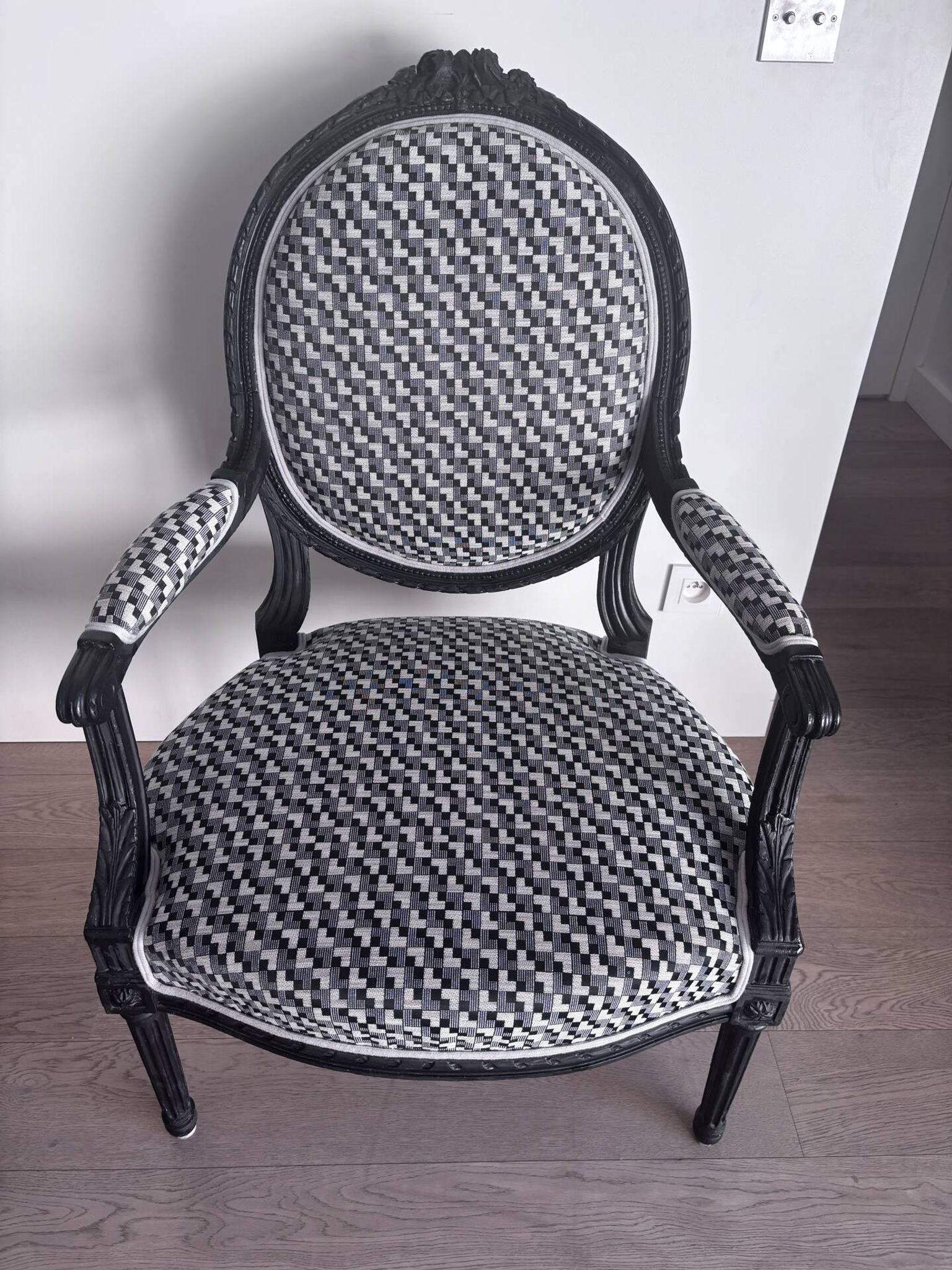 2 Louis XVI style armchairs