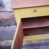 Buffet de campagne jaune citron