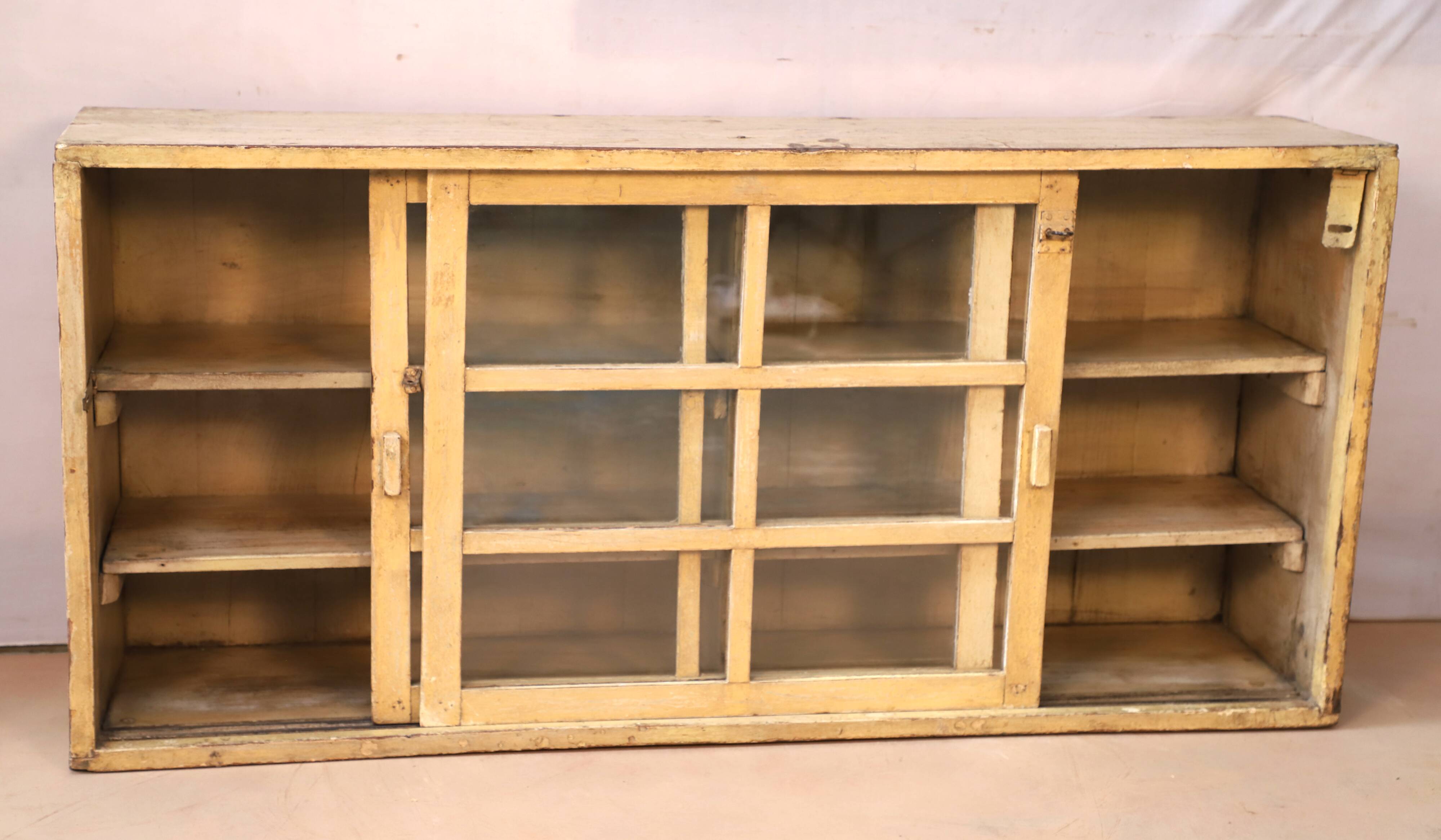 Enfilade - Burmese teak showcase buffet with yellow patina - ecru
