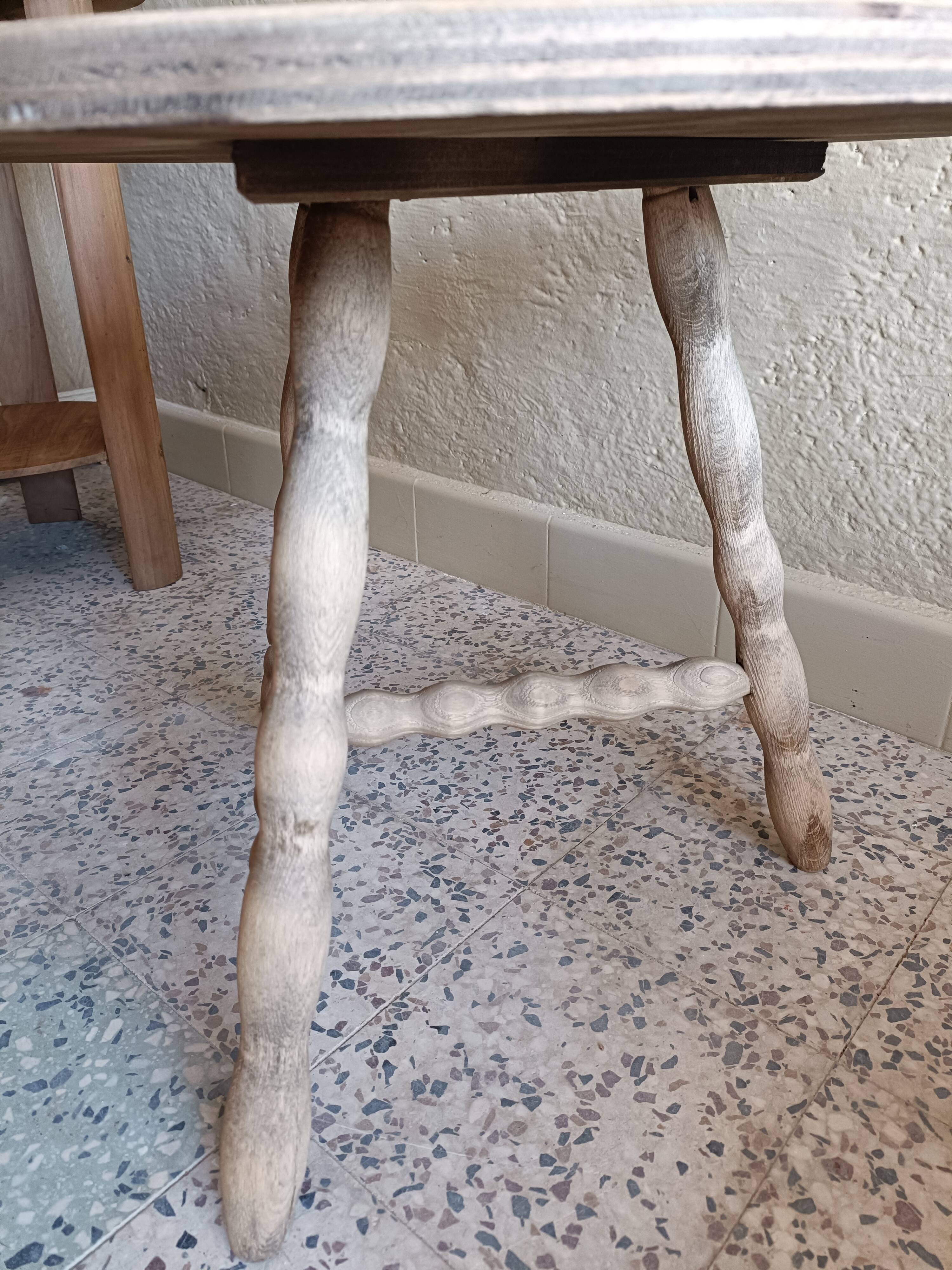 Table d'appoint ronde basse rénovée