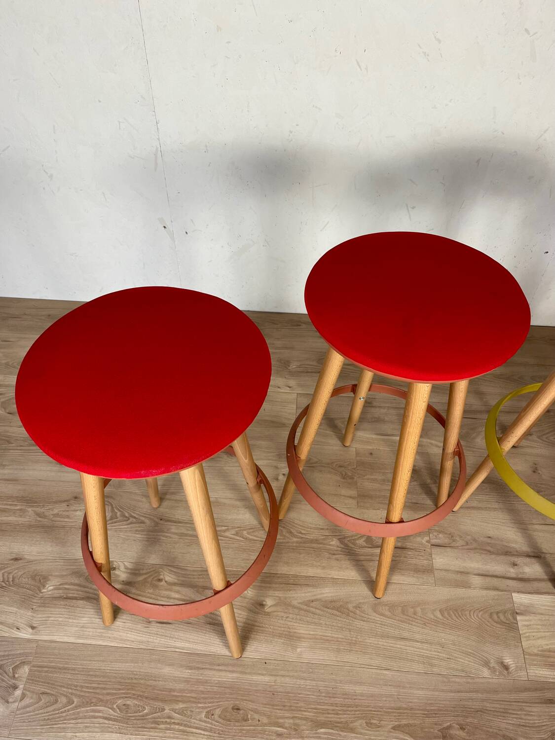 Enea Lottus high stool - Contemporary design - Light wood