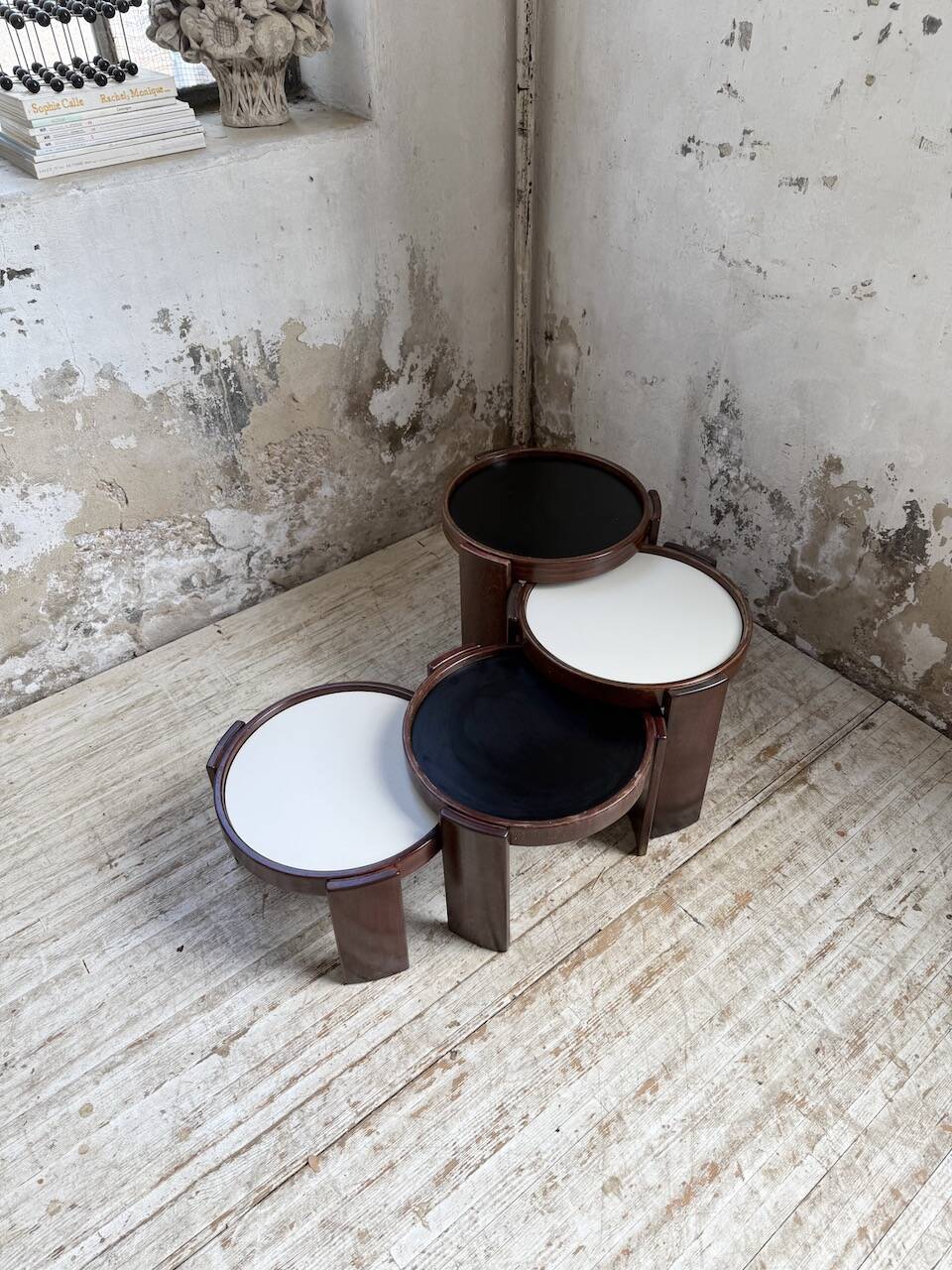 Nido 780 G stackable coffee tables. Frattini for Cassina