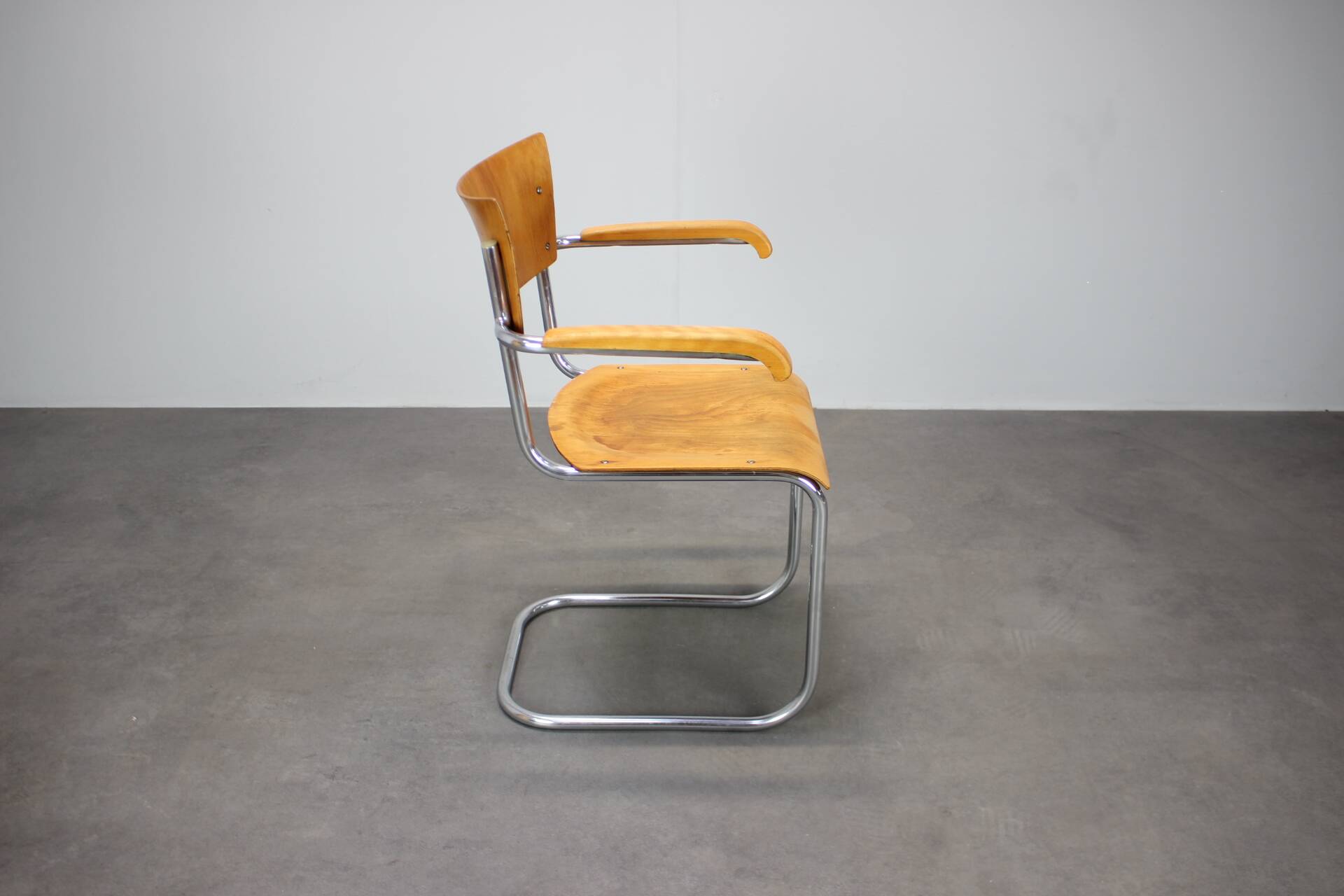 Chrome tubular chair in the style of Mart Stam, Czechoslovakia, 1930s.
