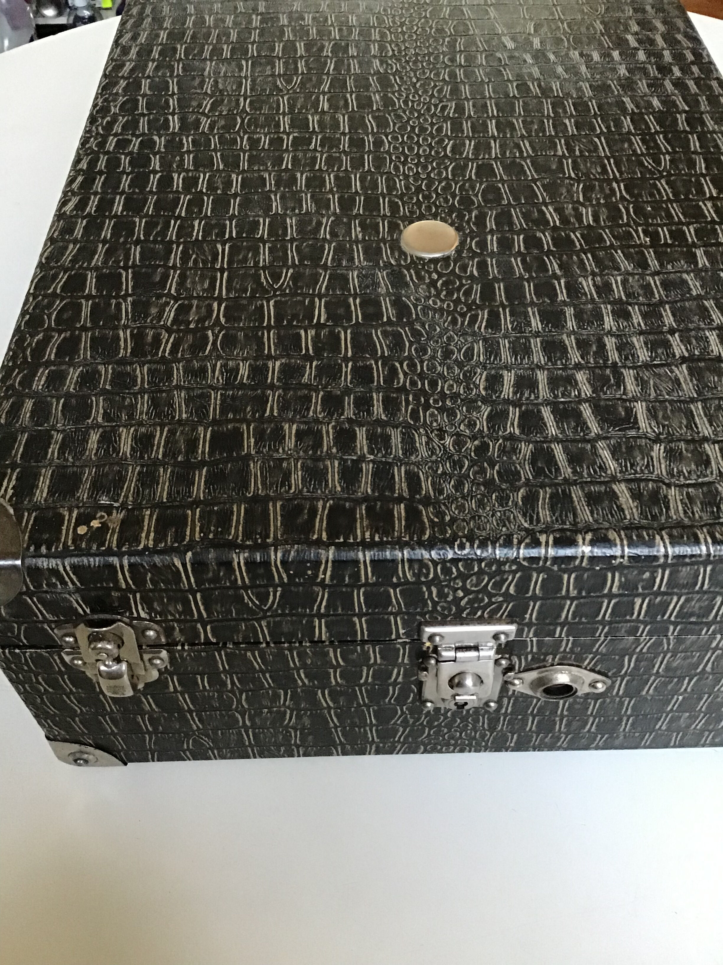 Portable old phonograph