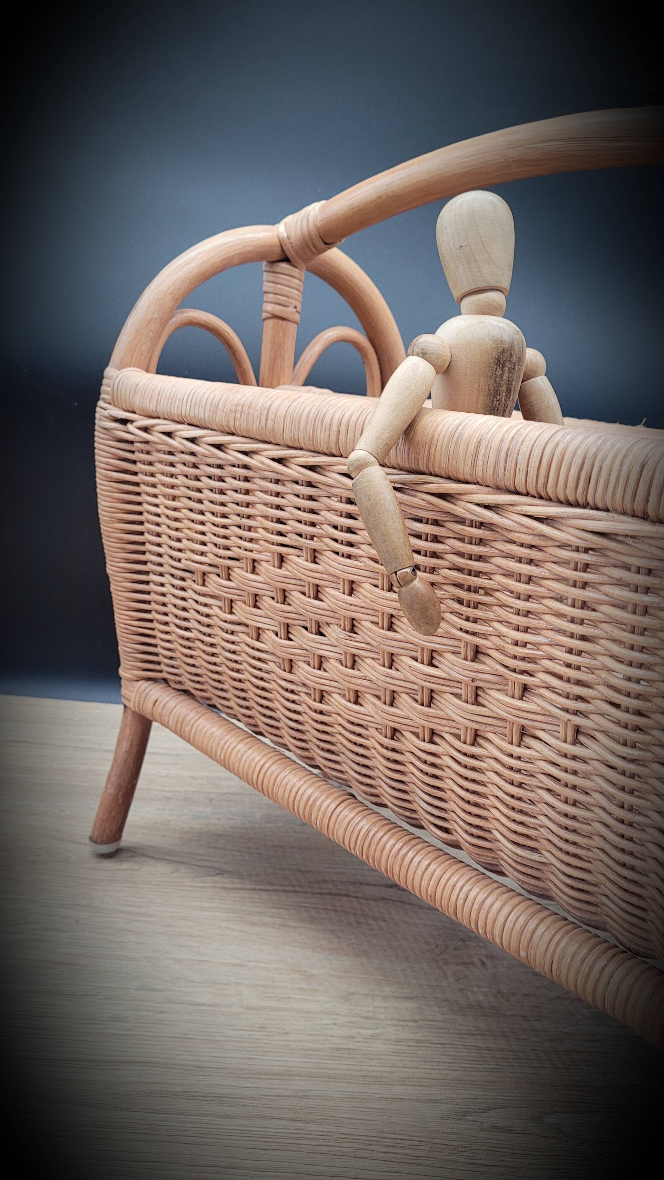 Rattan heart magazine rack