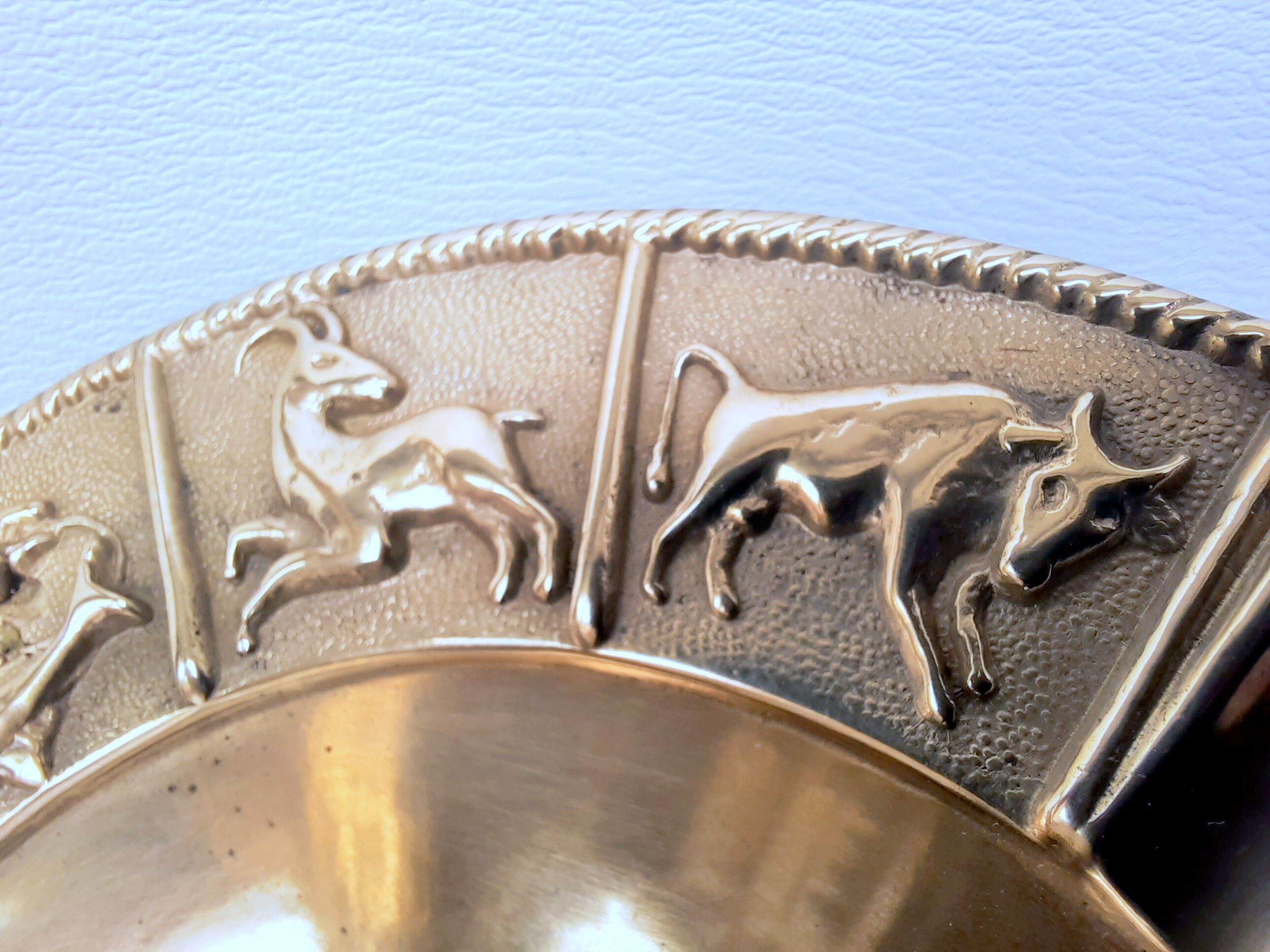 Cendrier et porte bougie en bronze avec les 12 signes astrologiques du zodiaque