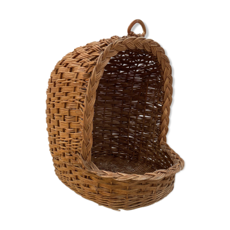Old XL wicker basket for cat / dog