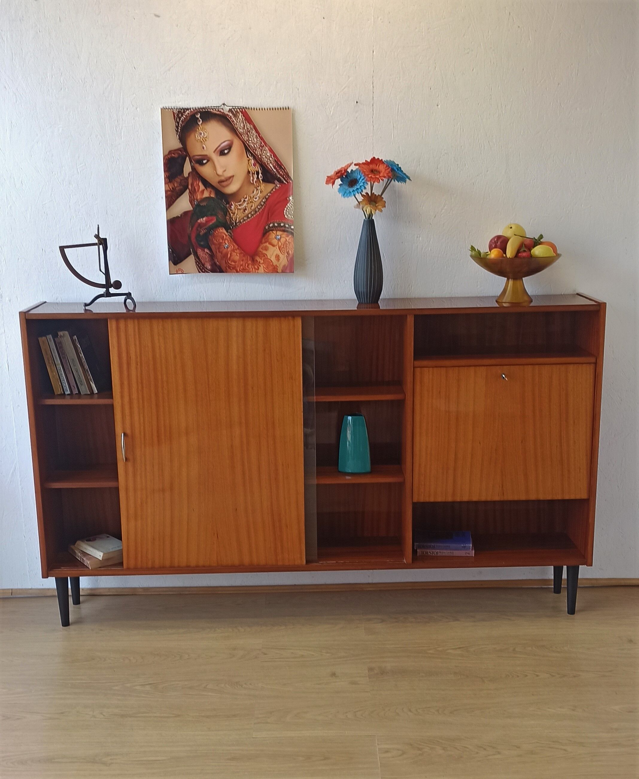 Buffet moderniste étagère des années 1970