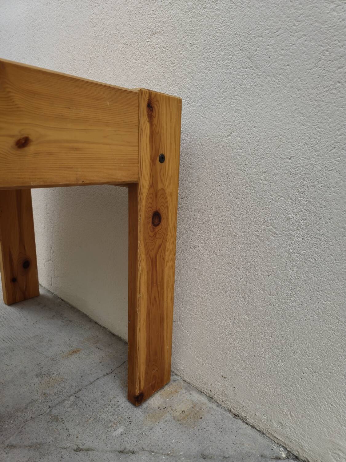 Regain bedside table in vintage pine