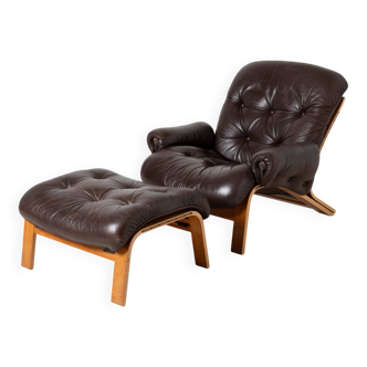 Set of Ry Wing lounge chair and ottomanby by Elsa and Nordahl Solheim