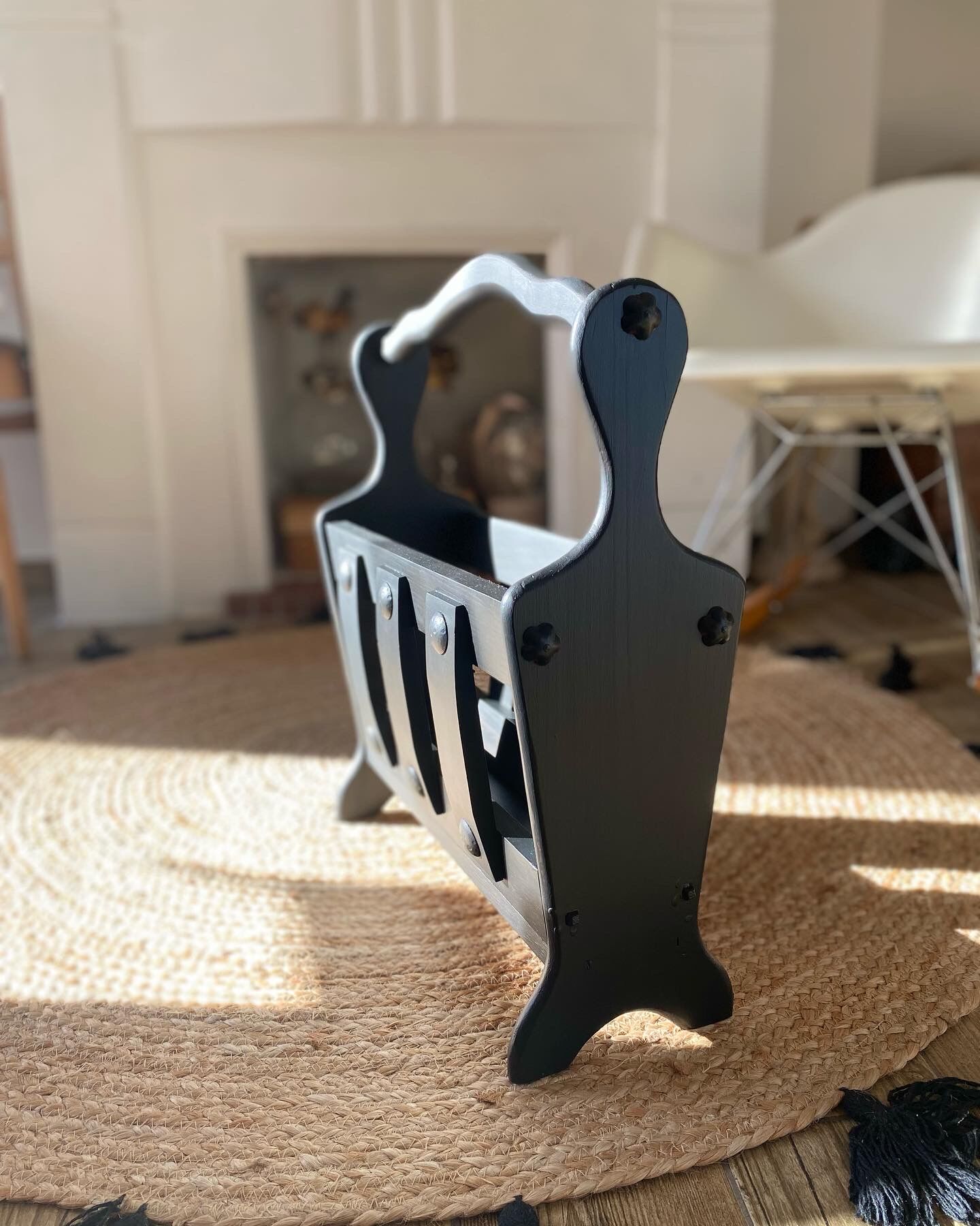 Magazine holder