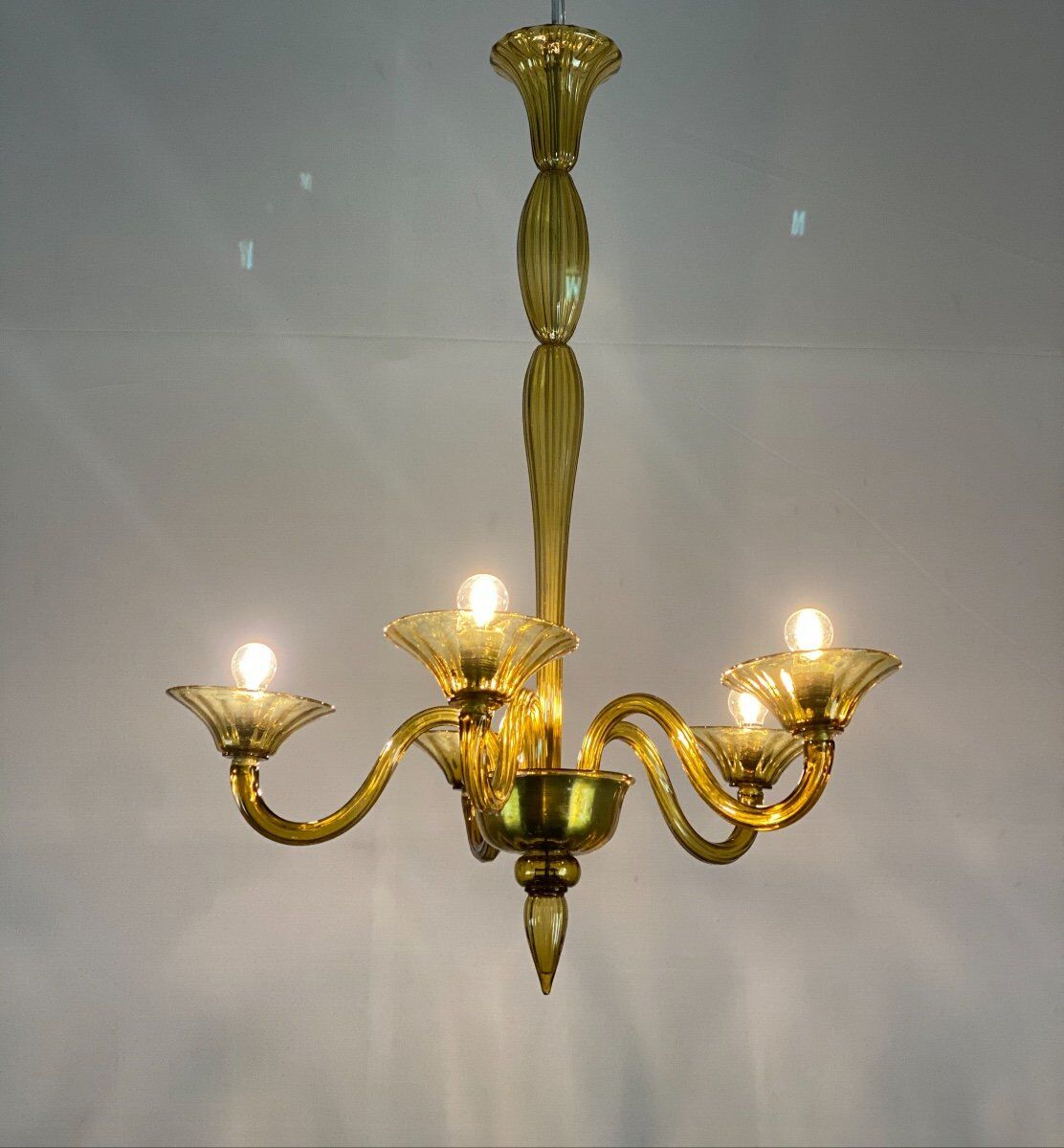 Venetian Chandlier in Murano glass of yellow color amber, 5 arms of light
