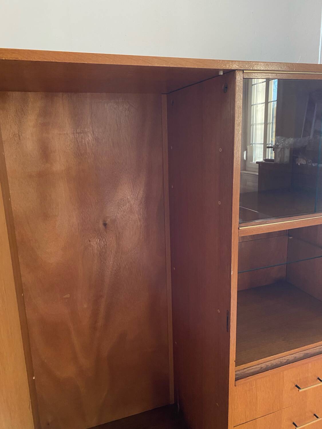 Scandinavian chest of drawers with vintage 70s compass legs.