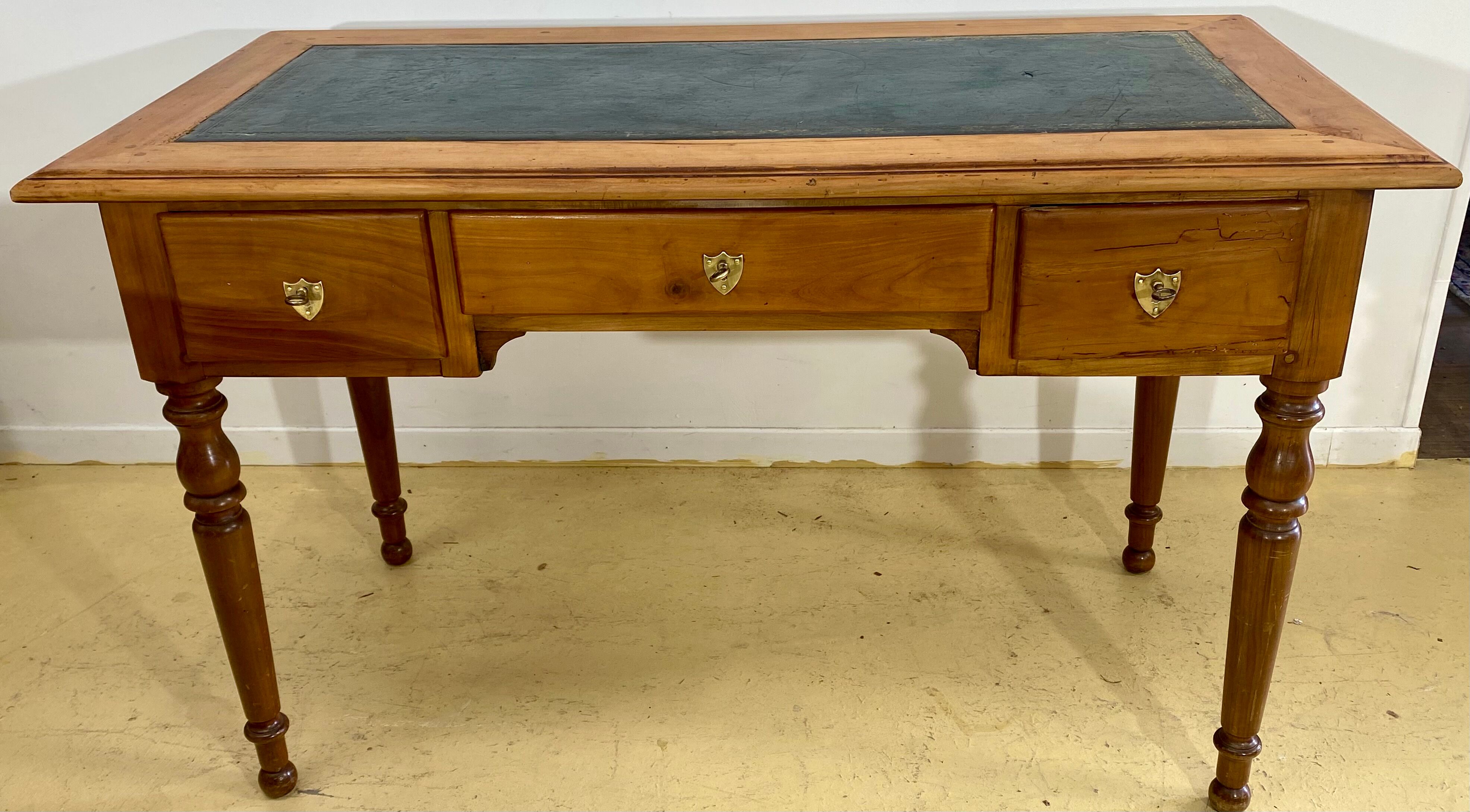 Small Office Louis Philippe